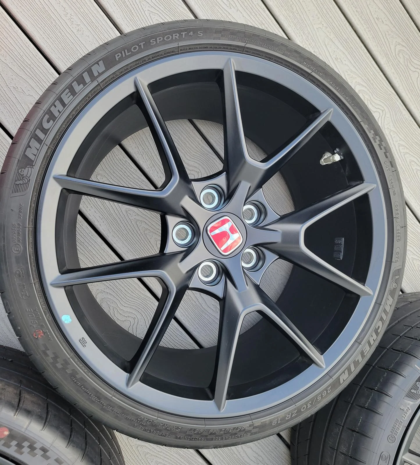11th Gen Honda Civic (SOLD) 2023 FL5 OEM wheels & tires (~400 miles) 20240609_190939