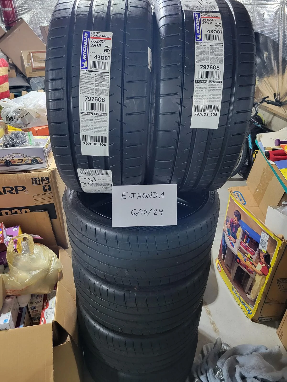 11th Gen Honda Civic (SOLD) 2023 FL5 OEM wheels & tires (~400 miles) 20240610_203548