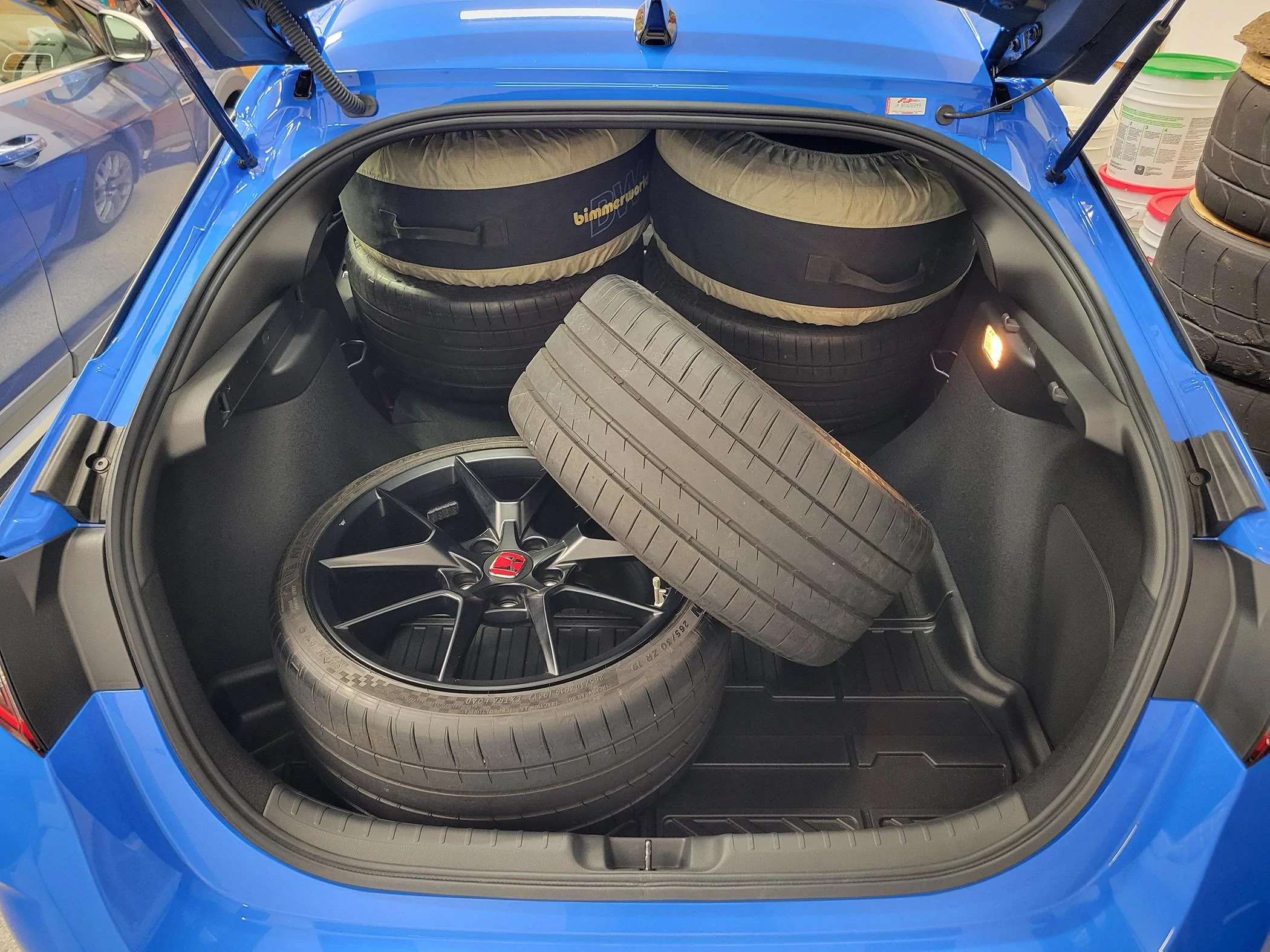 11th Gen Honda Civic (SOLD) 2023 FL5 OEM wheels & tires (~400 miles) 20240611_203216