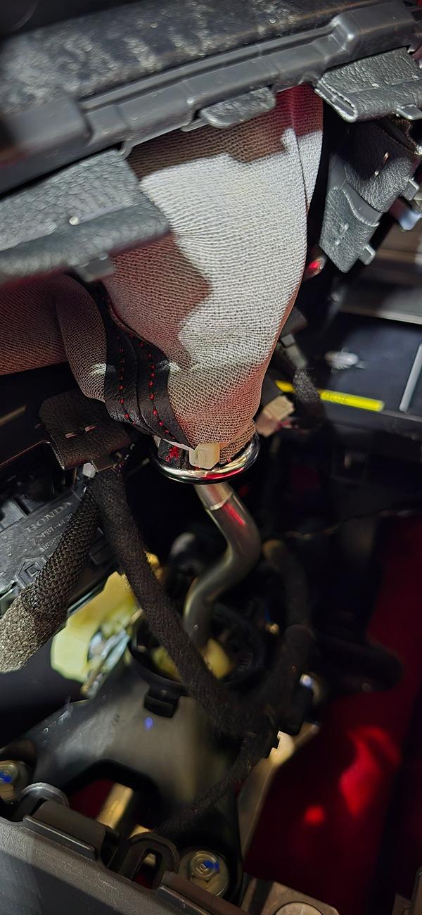11th Gen Honda Civic Shift Knob installation on FL5R 20240823_175856