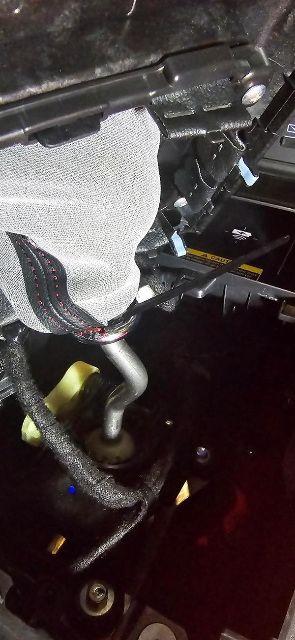 11th Gen Honda Civic Shift Knob installation on FL5R 20240823_180045