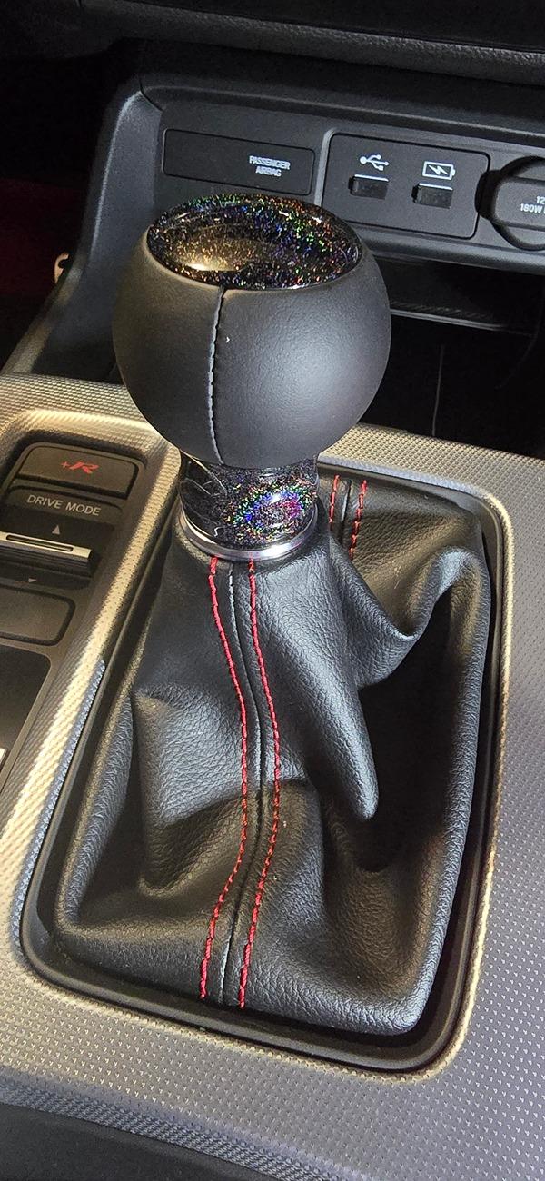 11th Gen Honda Civic Shift Knob installation on FL5R 20240823_180144