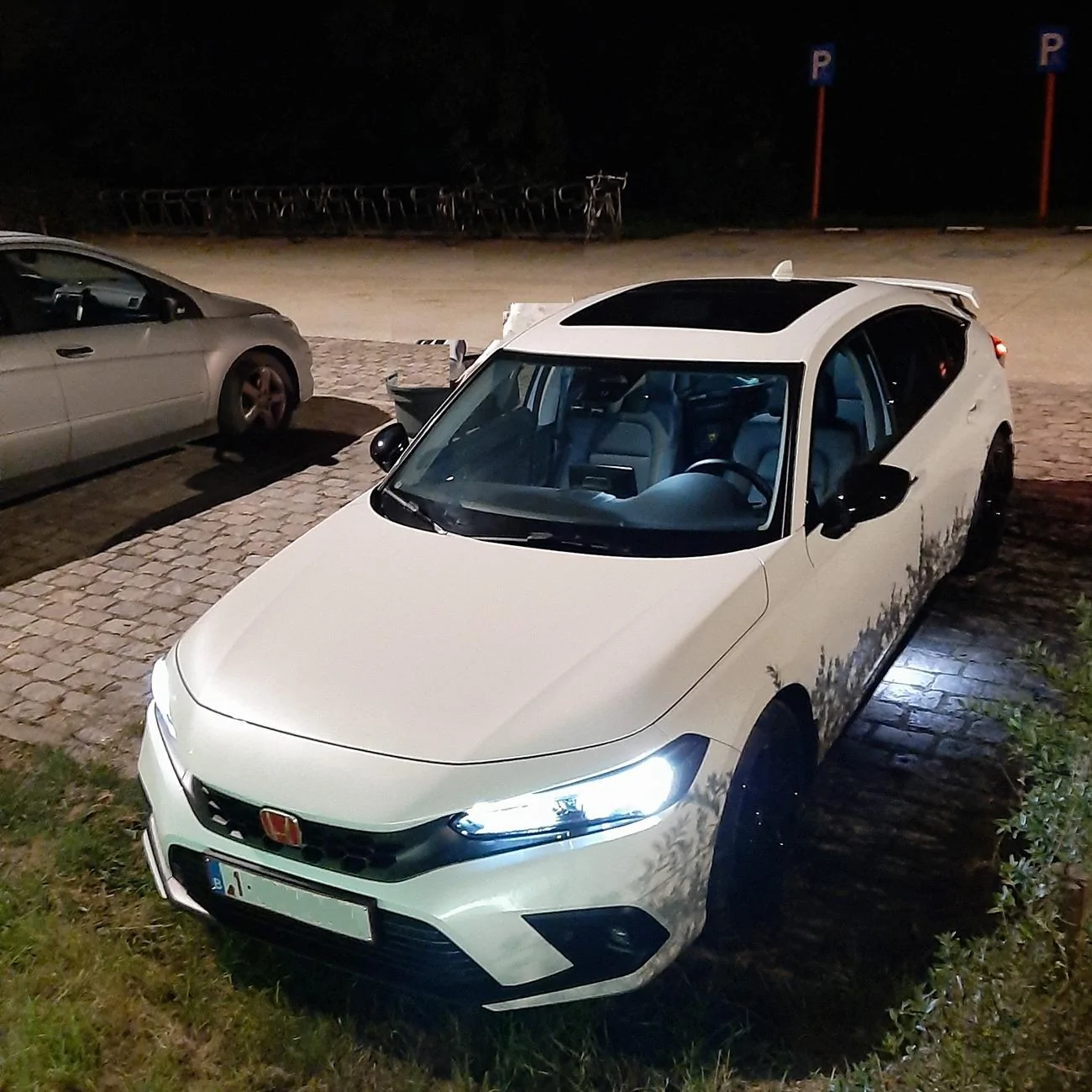 11th Gen Honda Civic Platinum White Pearl 2024 e:HEV Advance trim hatch - European hybrid made in Japan 20240902_214927