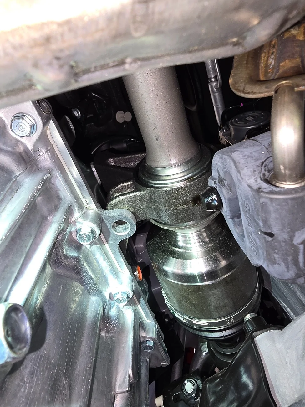 11th Gen Honda Civic HELP*** weird fluid leak from axle shaft bearing 20250830_150641