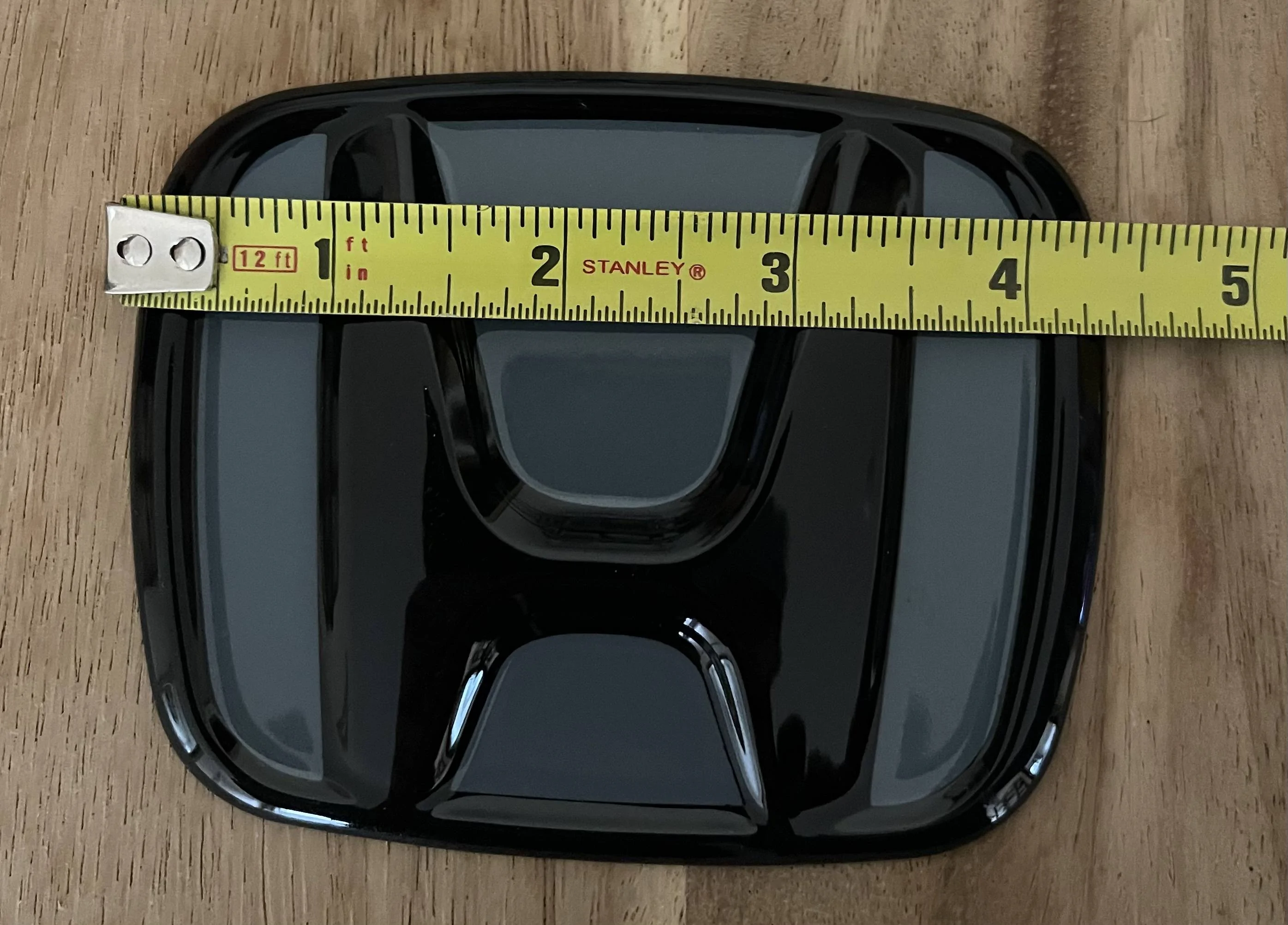 11th Gen Honda Civic Custom SGP/Blk Honda Front Emblem 2B8D49C9-BA6A-4A78-851C-92EDAE267305