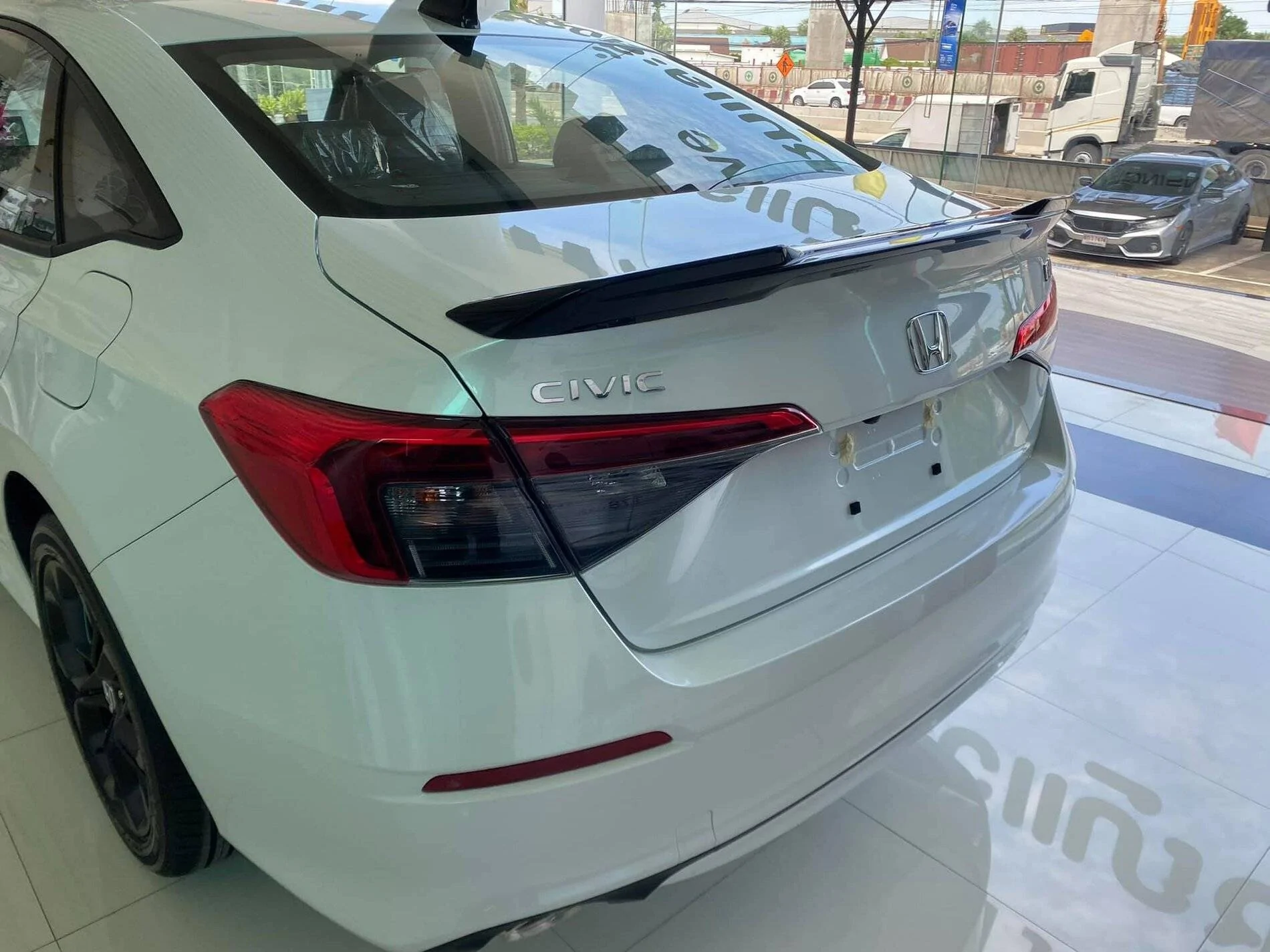 11th Gen Honda Civic 2022 RHD Civic Sedan unveiled in Thailand: RS-trim, Black & Red interior, Dual chrome exhaust tips, Modulo parts 34370147_990151851821601_5365999884136387425_n-jpg