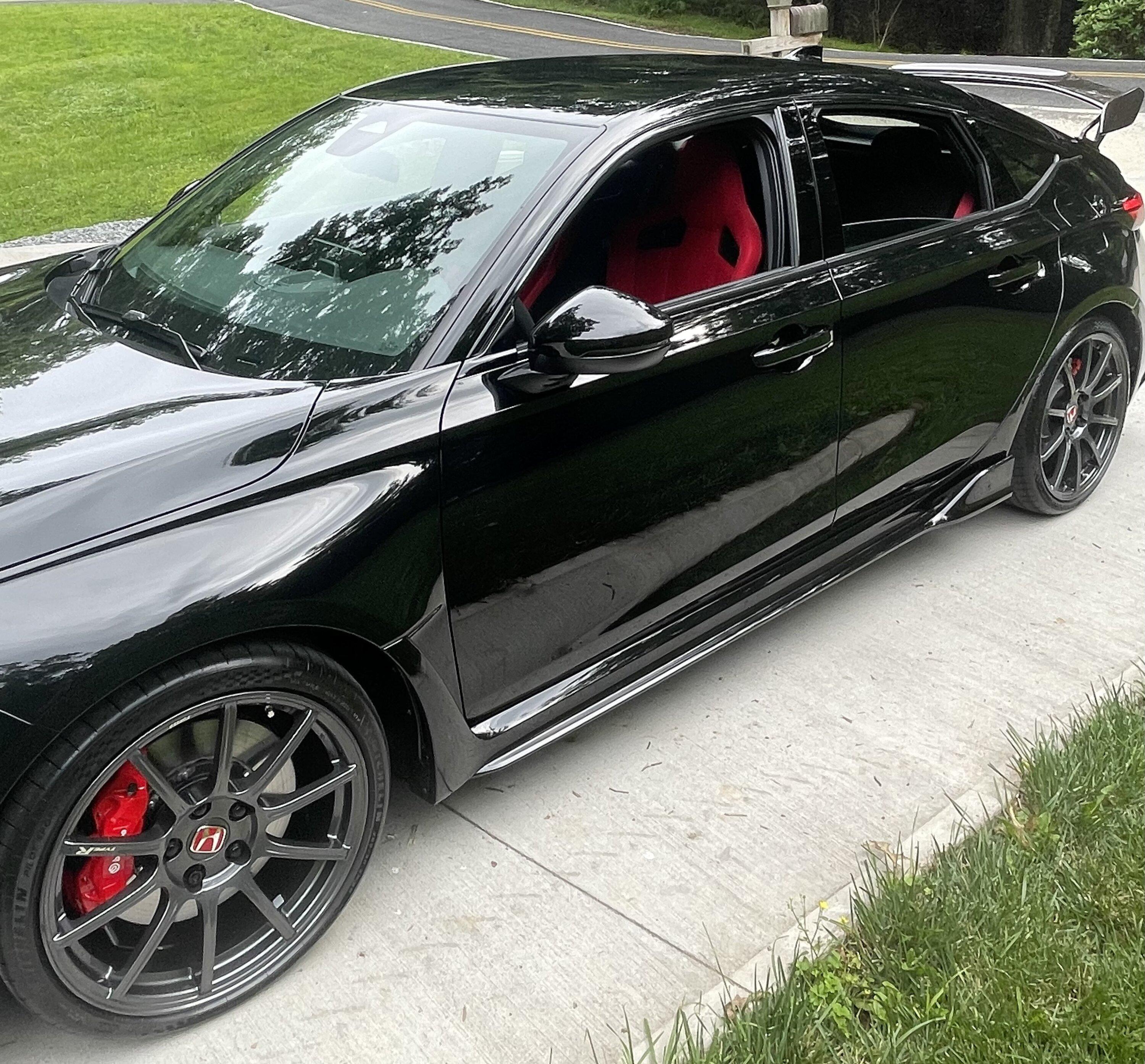11th Gen Honda Civic Black Civic Type R w/ Track Package 3633FEC3-8B01-4A48-B28F-05DA6F9DAD50