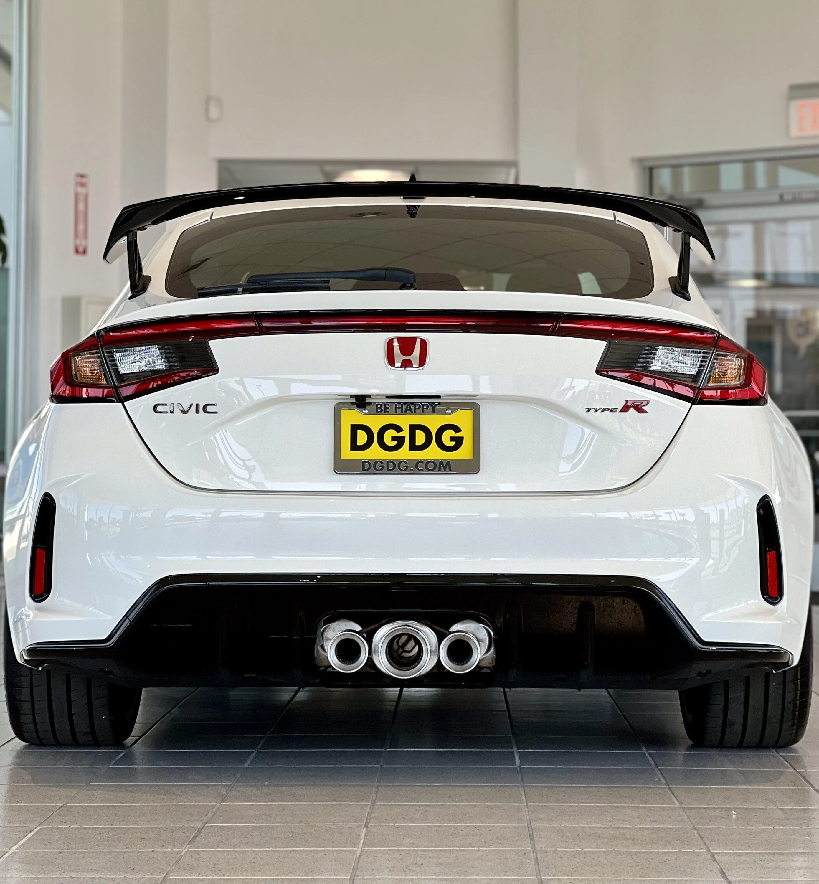 11th Gen Honda Civic Post your FL5 Civic Type R delivery pics! 🙌 📸 3AEE8E1A-A4E9-40F9-9D95-21D6140ECA6A