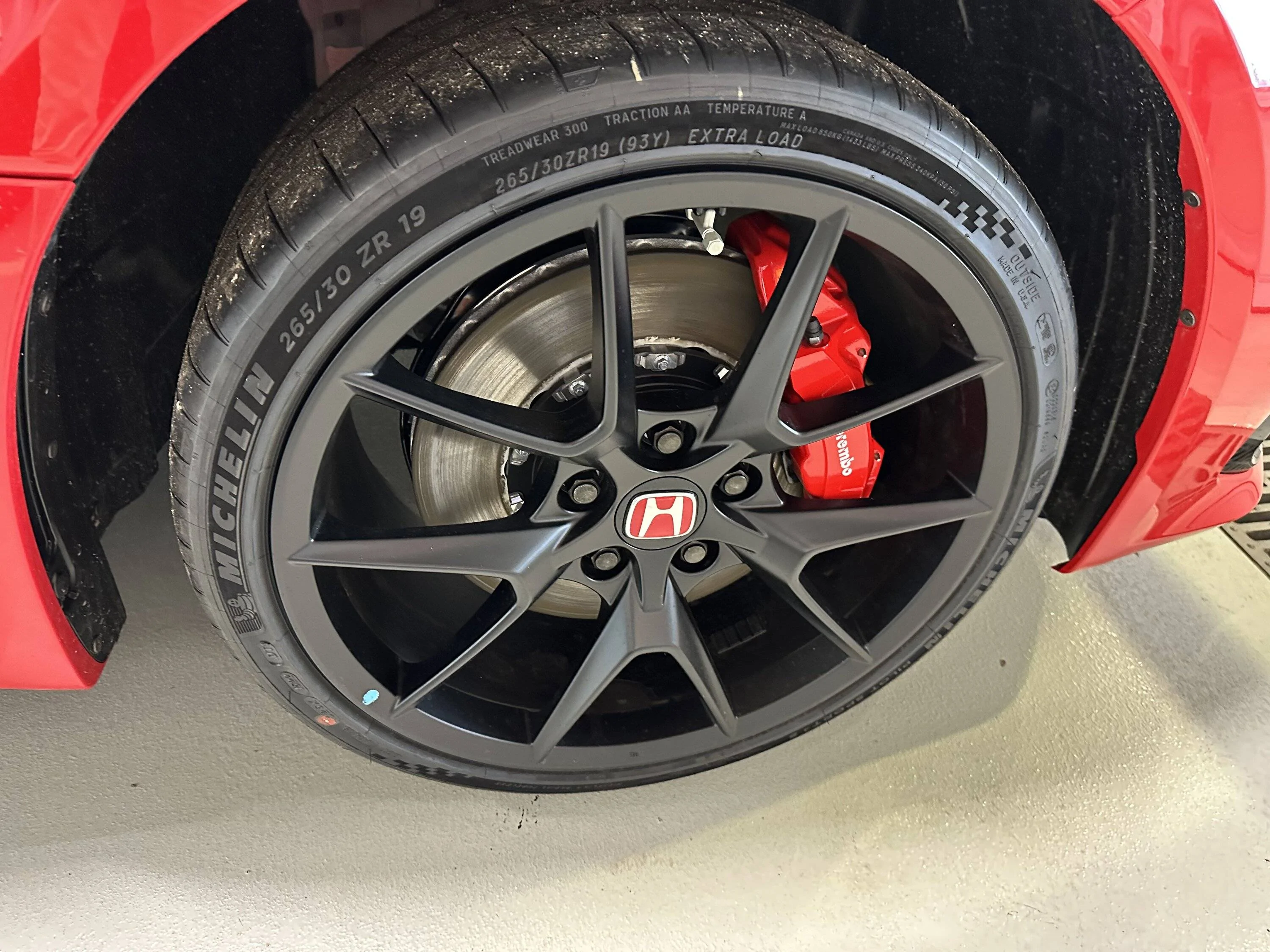 11th Gen Honda Civic Official RALLYE RED FL5 Type R Photos Thread 3CED8830-565D-467D-857A-8B7C5E8E1CD8