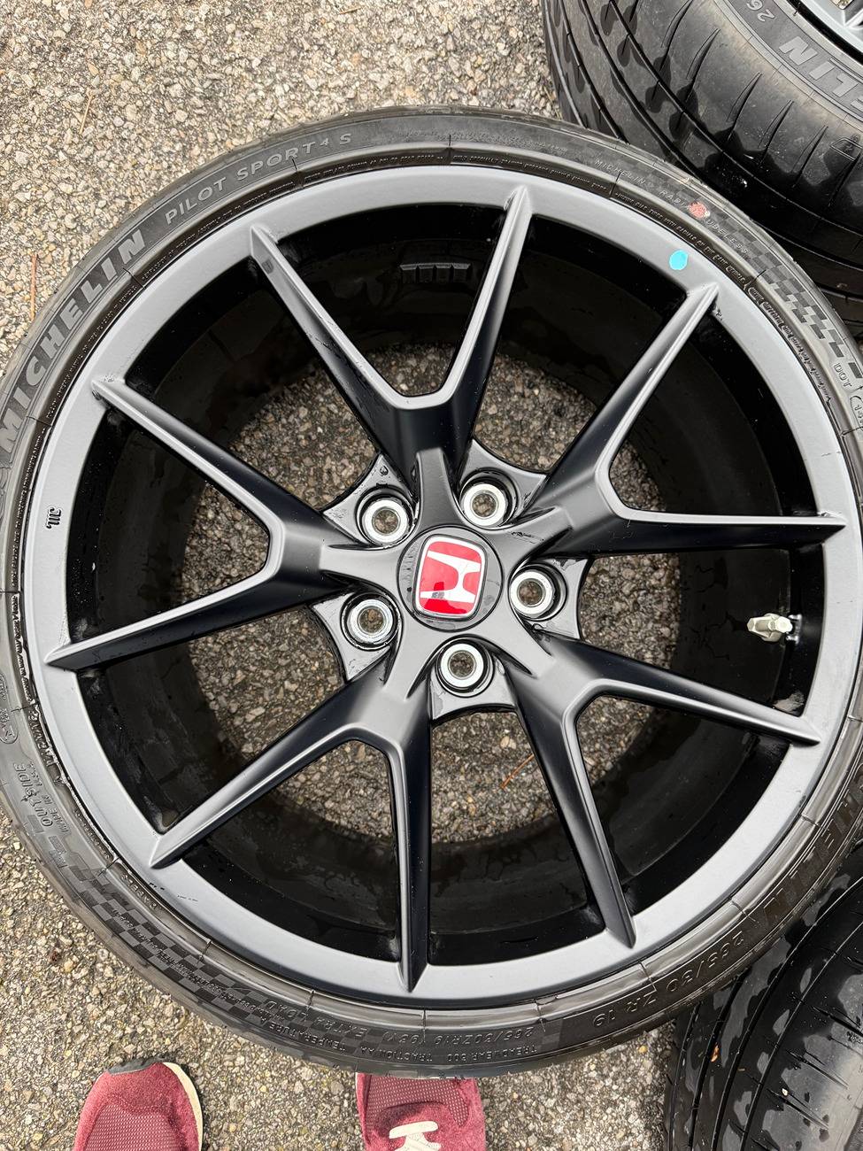 11th Gen Honda Civic 2023-2025 Type R FL5 OEM Wheels and Tires -SOLD (springs still for sale) 4