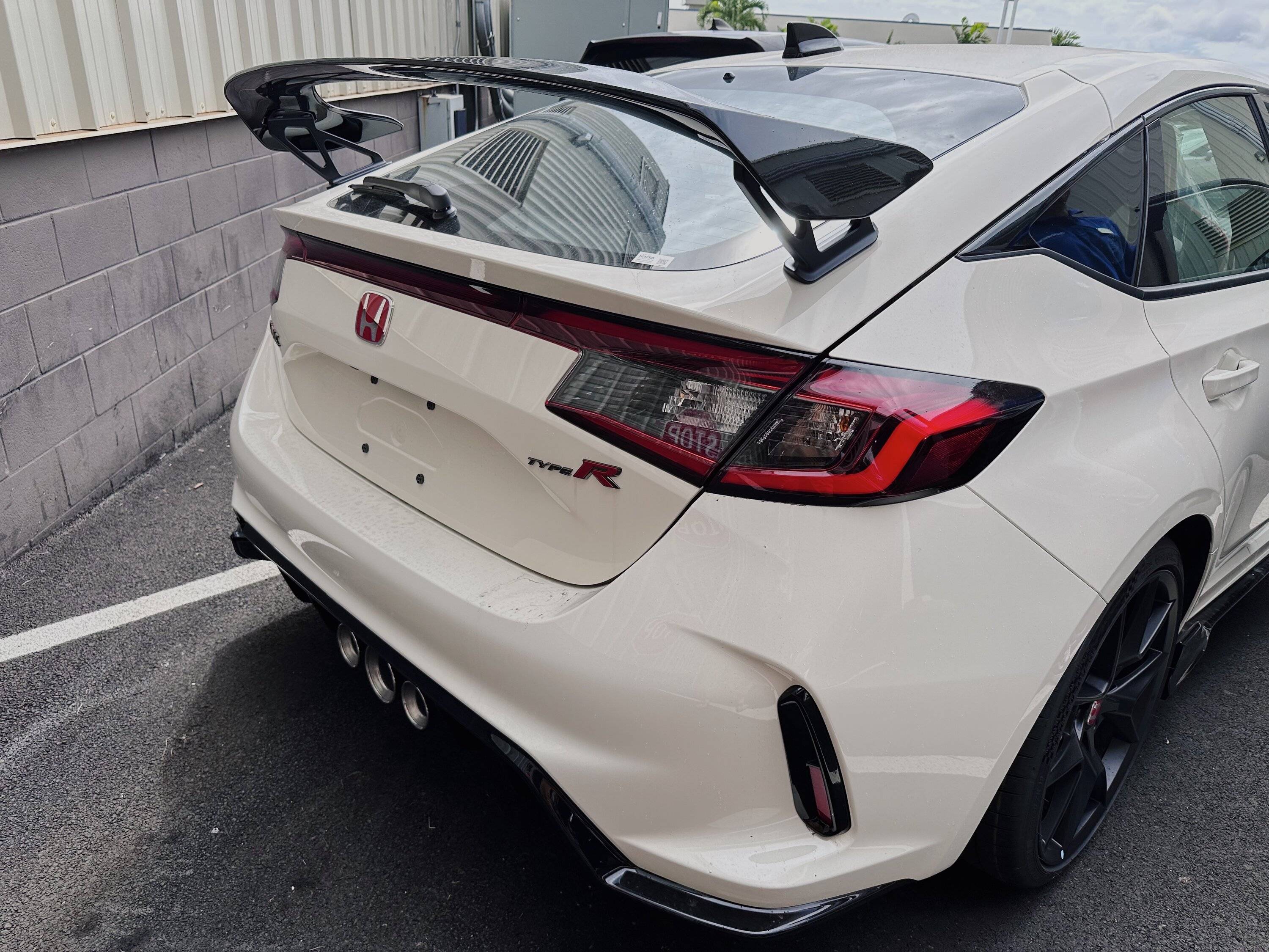 11th Gen Honda Civic Post your FL5 Civic Type R delivery pics! 🙌 📸 454FDA5F-35A3-4E20-A778-CB51A04A74AC