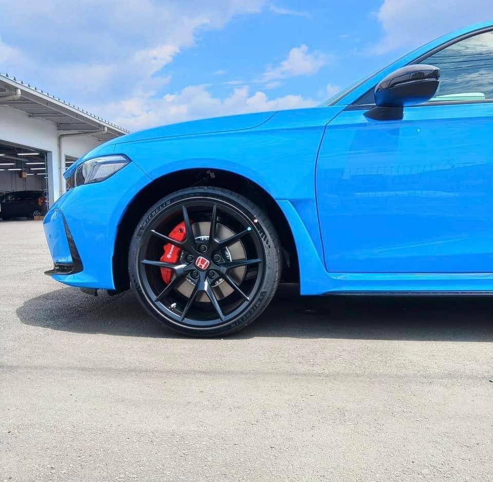 11th Gen Honda Civic Official BOOST BLUE FL5 Type R Photos Thread 45fa3b75-4c42-4042-ba77-61529add12e7-jpe