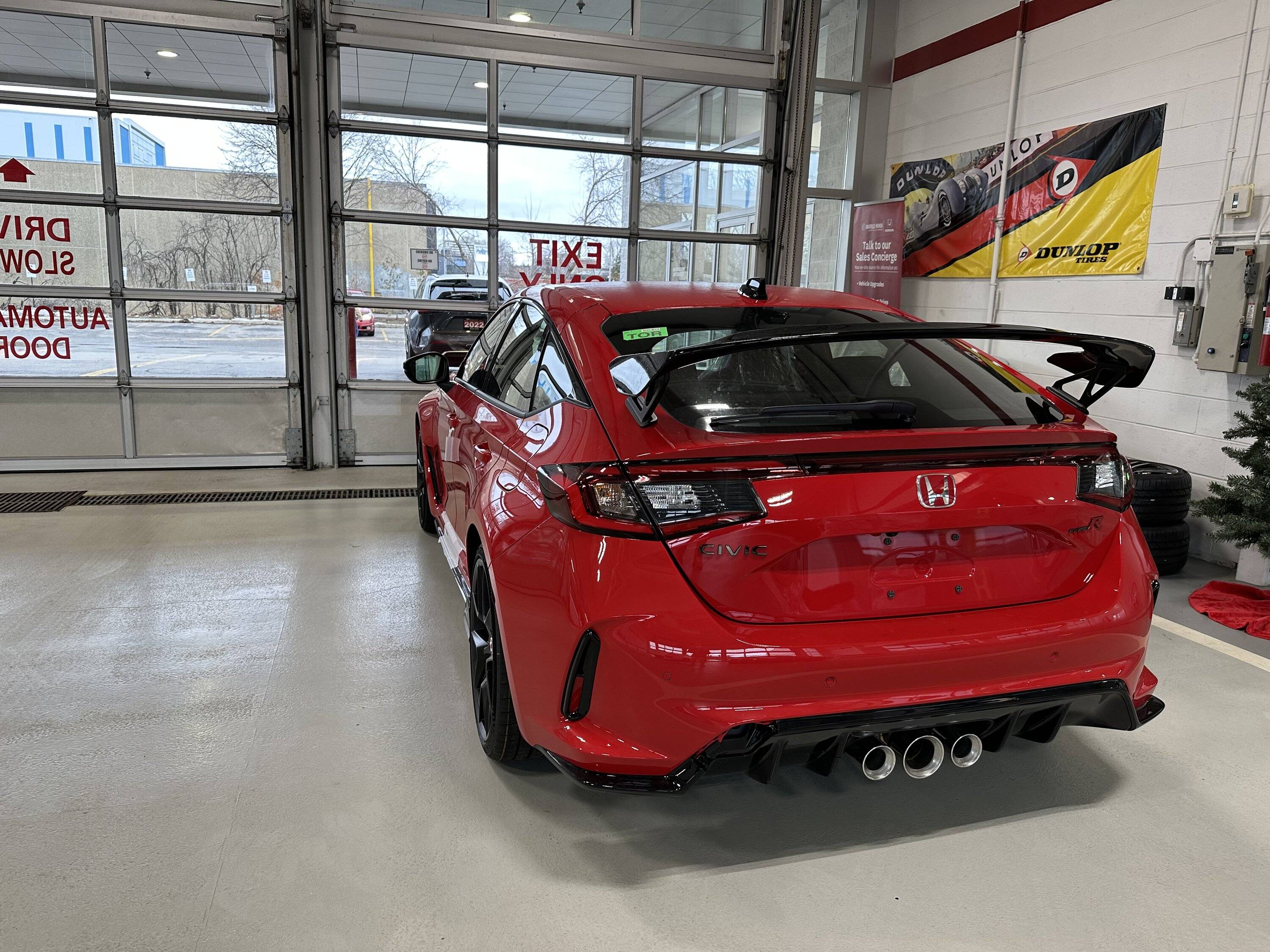 11th Gen Honda Civic Official RALLYE RED FL5 Type R Photos Thread 4E3E7402-D105-426F-9555-BD39B5CEA103