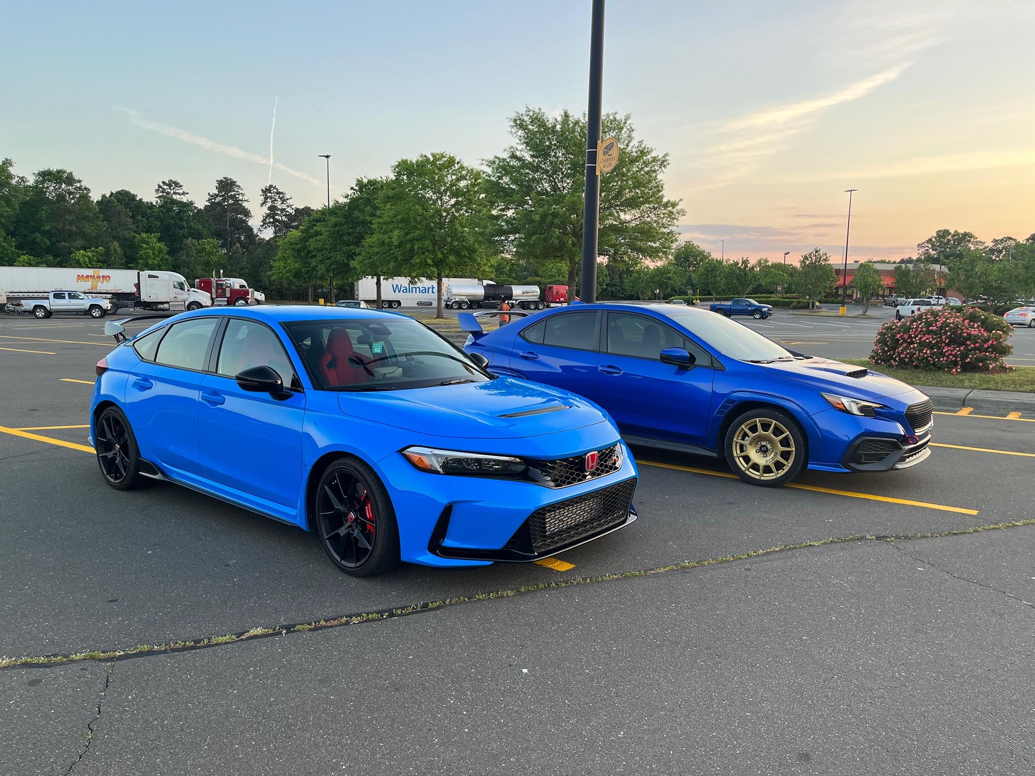 11th Gen Honda Civic I’ll just park next to you thank you 55438152-00C1-45BD-90FC-E09B7C245BCD