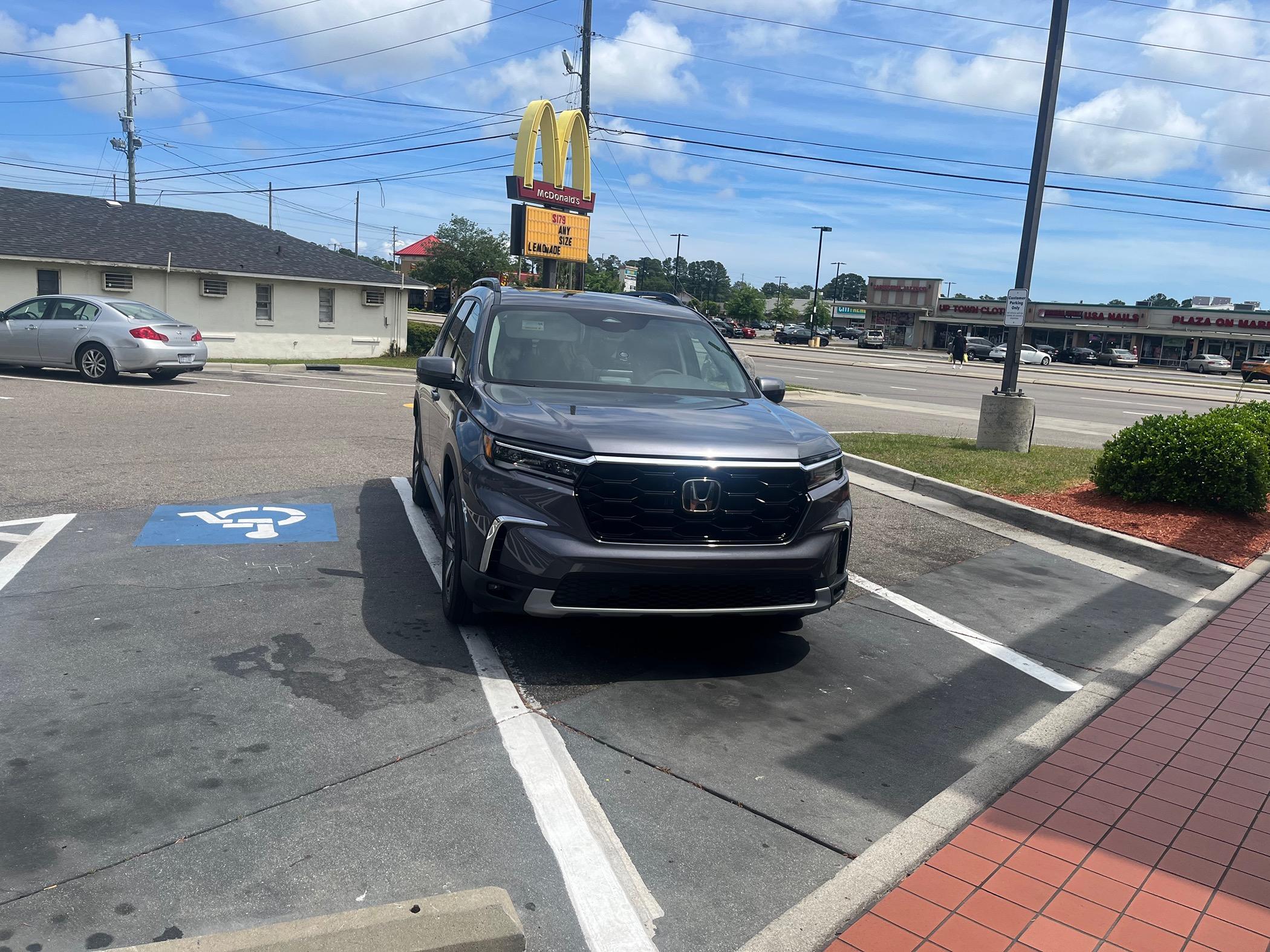 11th Gen Honda Civic I’ll just park next to you thank you 6ECACFE8-C9FB-4D8D-8282-21197E35CDBA