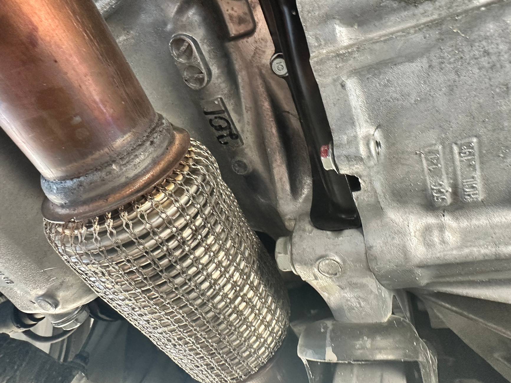 11th Gen Honda Civic Transmission Case/Flywheel Hole? 6mthole1`