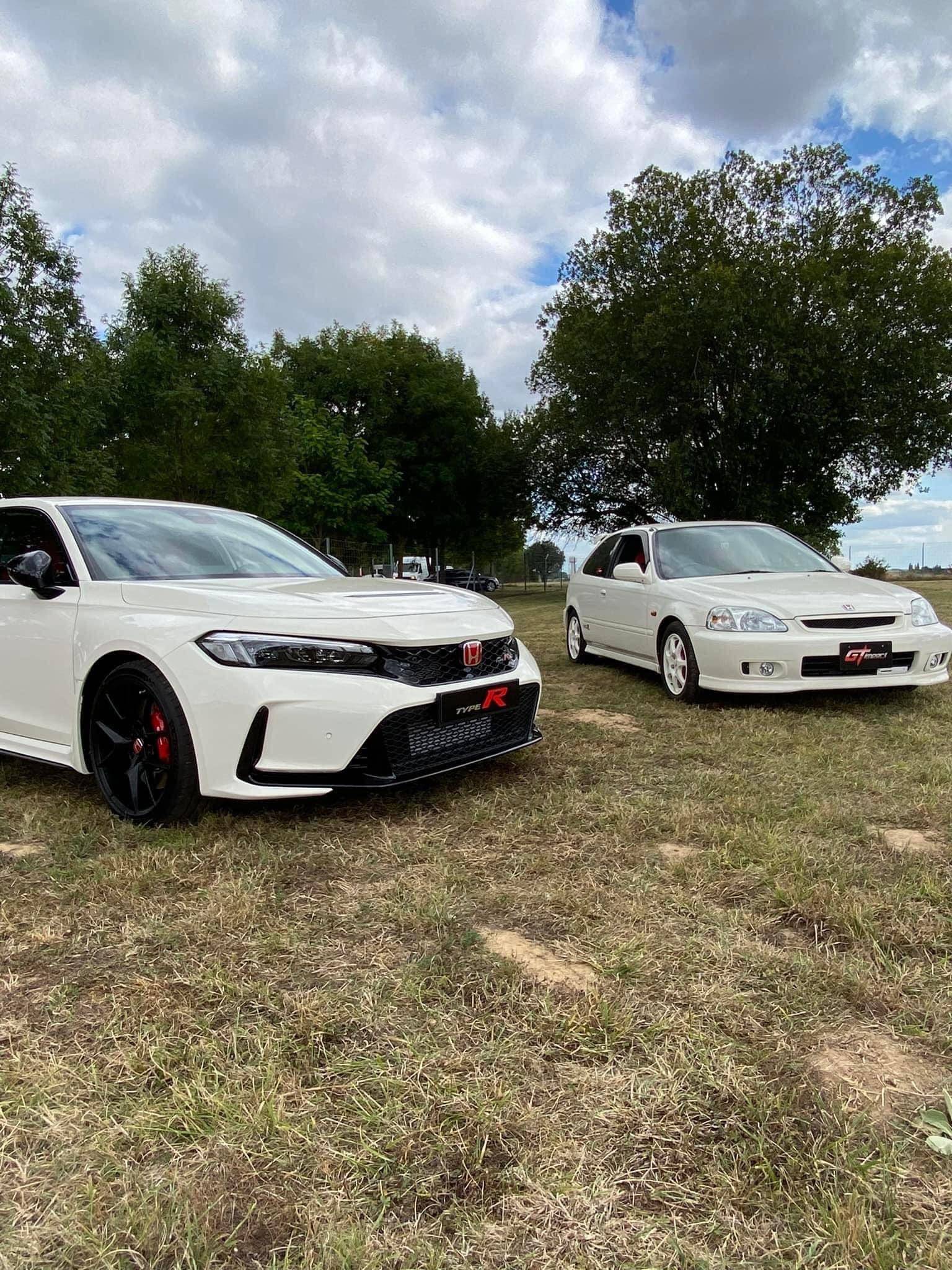 11th Gen Honda Civic Official CHAMPIONSHIP WHITE FL5 Type R Photos Thread 7A6B4AD5-540E-4746-BD9F-F7031CC75704