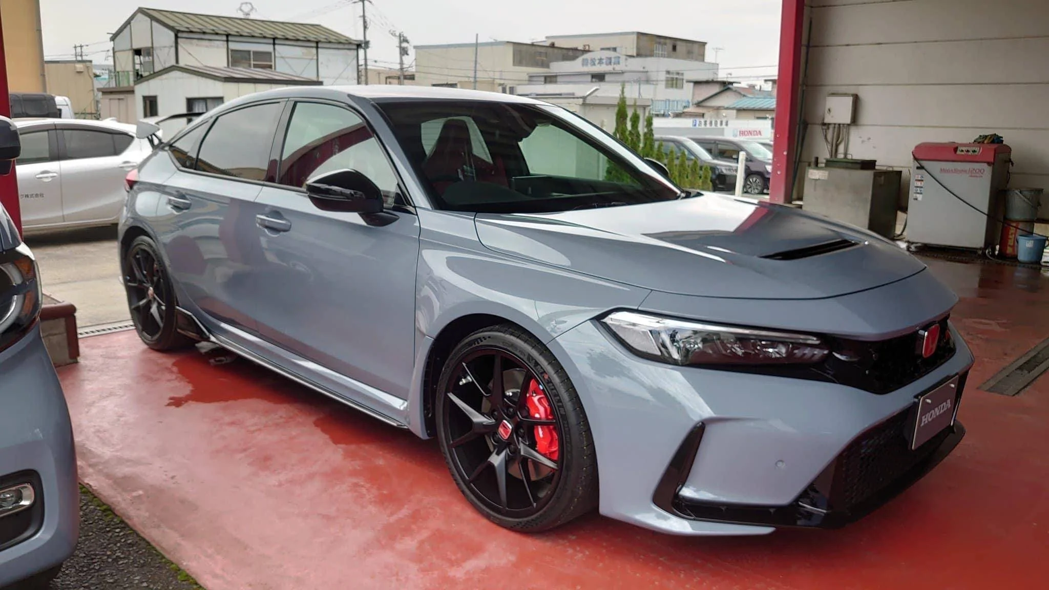 11th Gen Honda Civic RHD FL5 Civic Type R (Sonic Grey) spotted w/ full Modulo parts & OEM Honda Accessories! 7F641A22-919C-4C34-A682-BDCA85560187