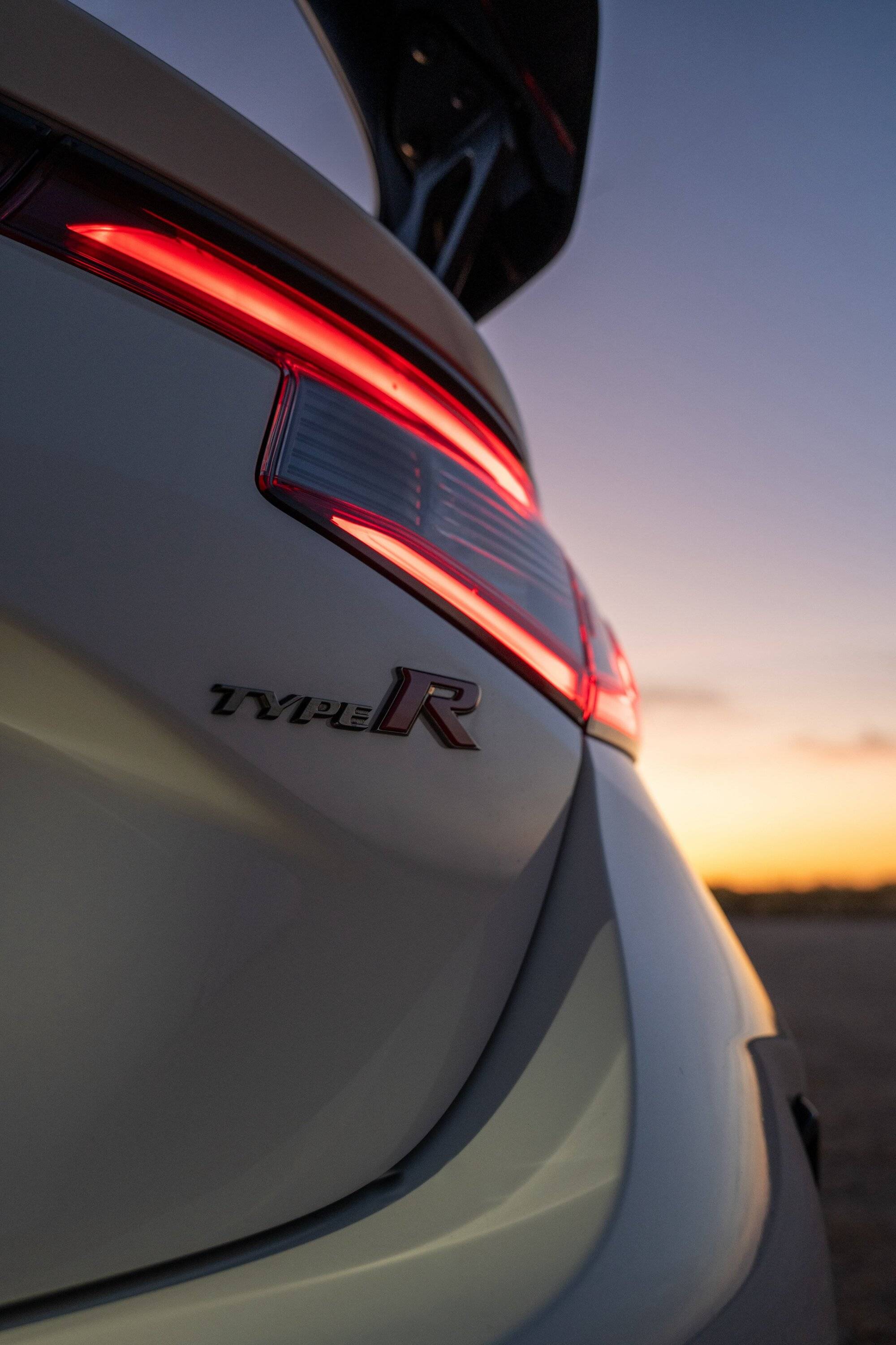 11th Gen Honda Civic POV photoshoot of Type R (YT Cool car crap car) _Z634901