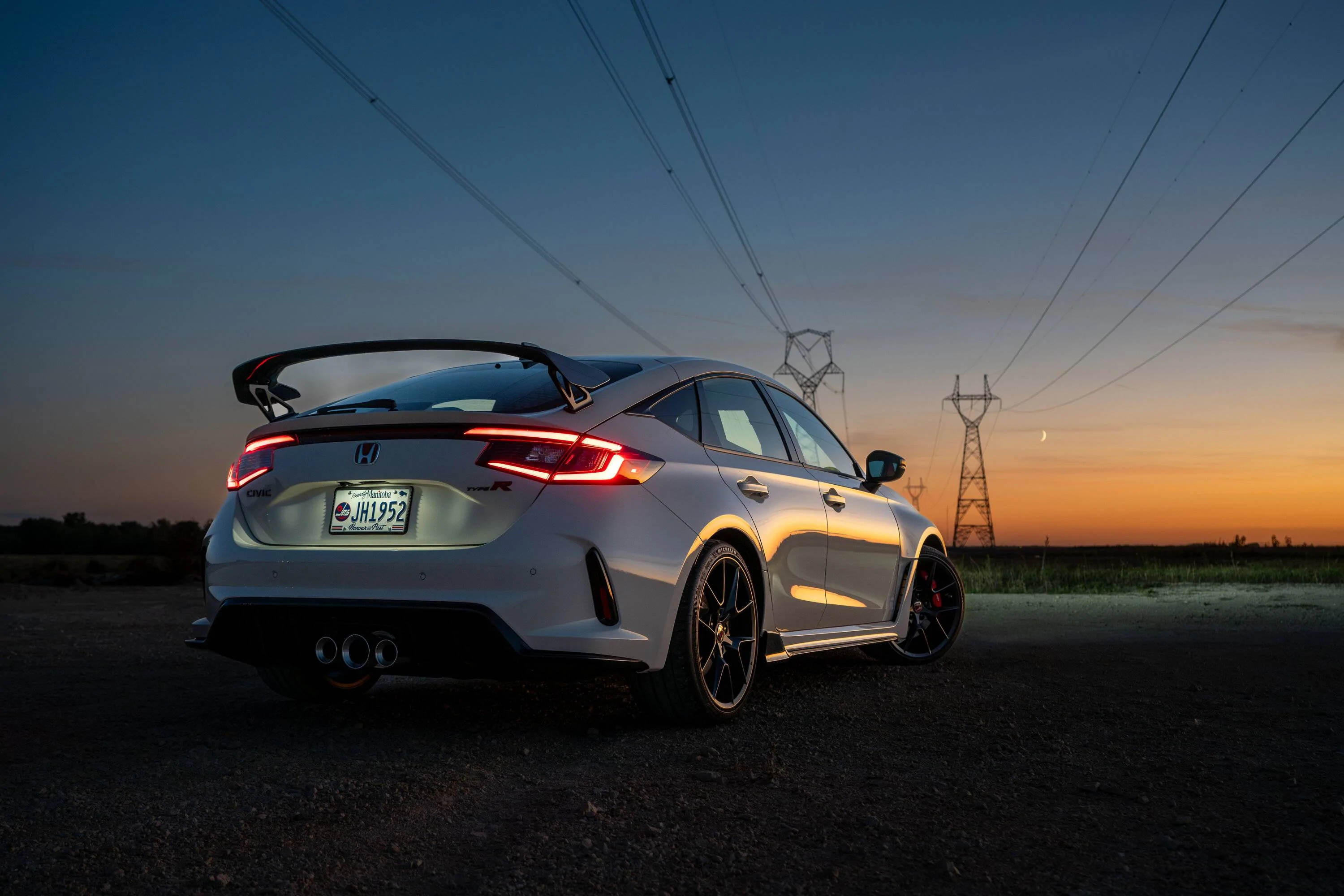 11th Gen Honda Civic POV photoshoot of Type R (YT Cool car crap car) _Z634923-Enhanced-NR