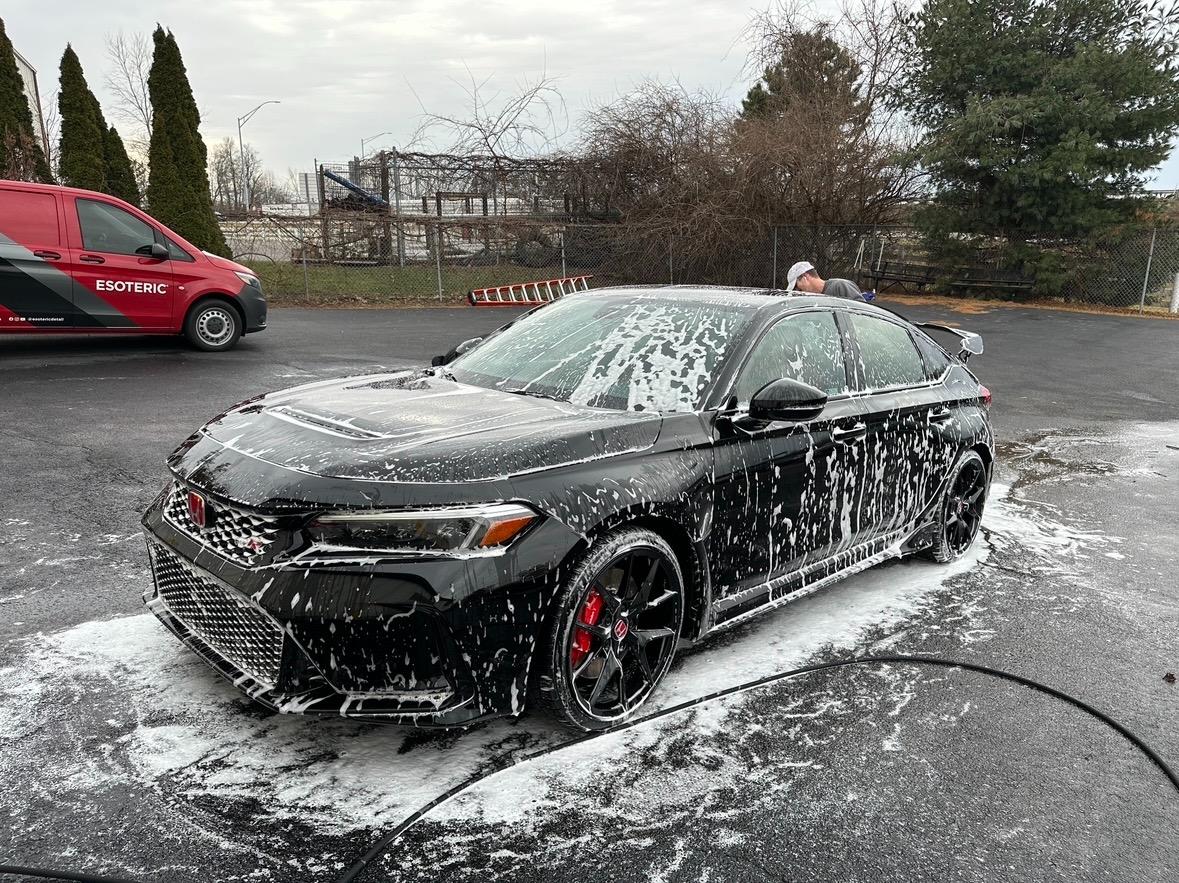 11th Gen Honda Civic Official CRYSTAL BLACK PEARL FL5 Type R Photos Thread A9FA1280-00B9-4FBA-A089-B570C39D3F5F