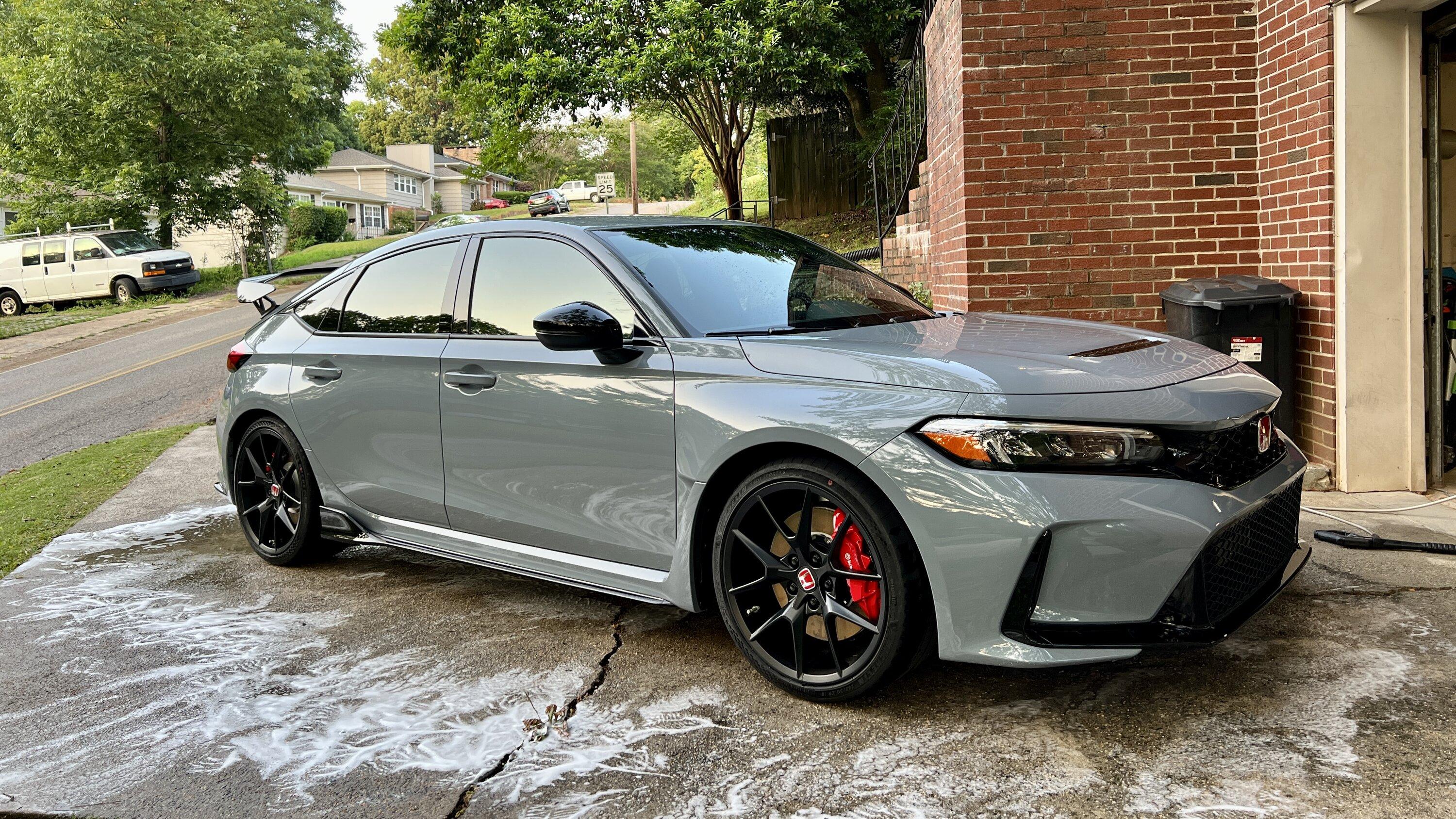 11th Gen Honda Civic Official SONIC GRAY PEARL FL5 Type R Photos Thread AE0DF236-8083-4485-A1B6-32C217BC218A