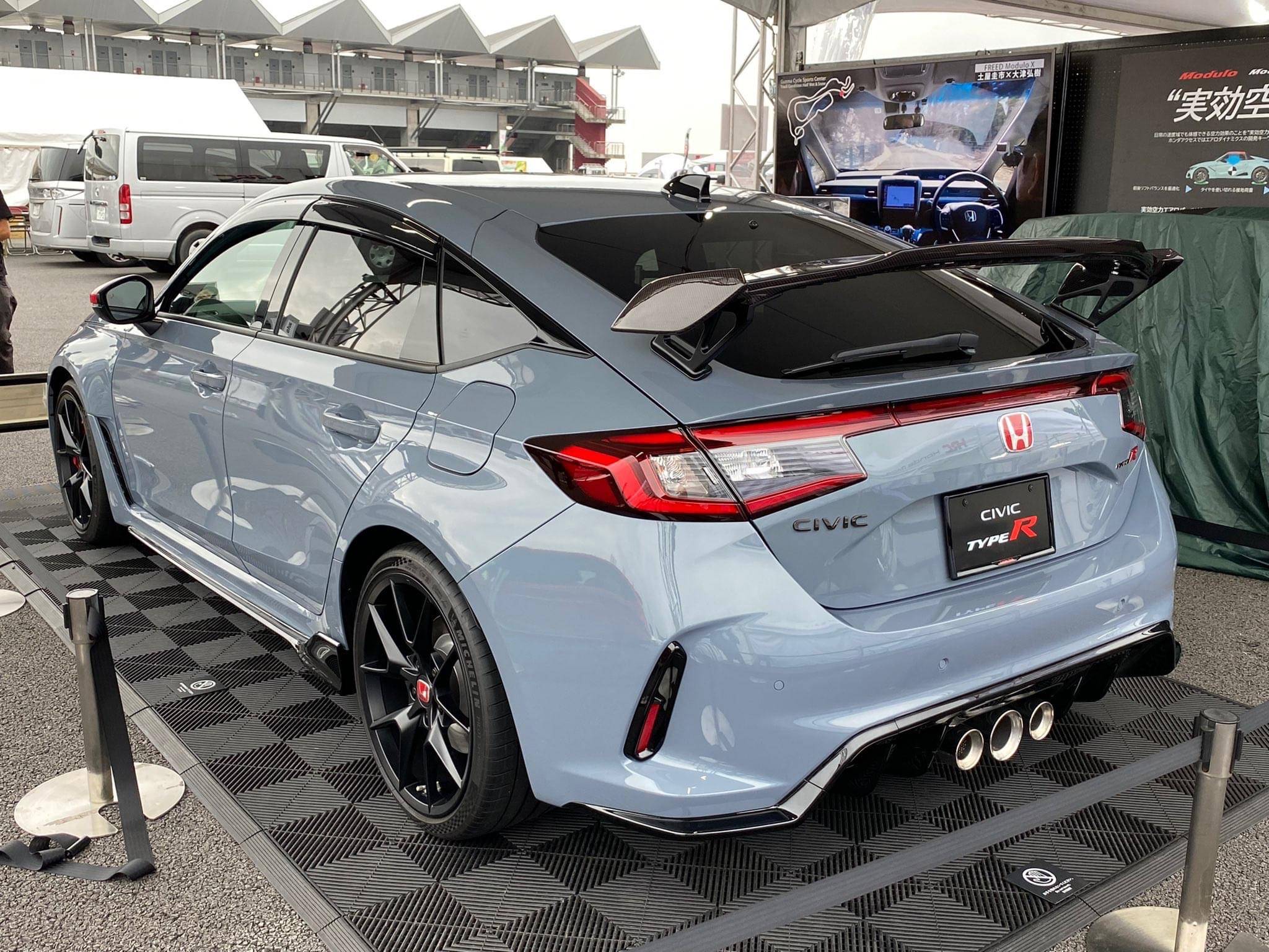 11th Gen Honda Civic RHD FL5 Civic Type R (Sonic Grey) spotted w/ full Modulo parts & OEM Honda Accessories! b9f64a0a-4dbb-44c7-8c0a-1e9a91aac4ec-jpe