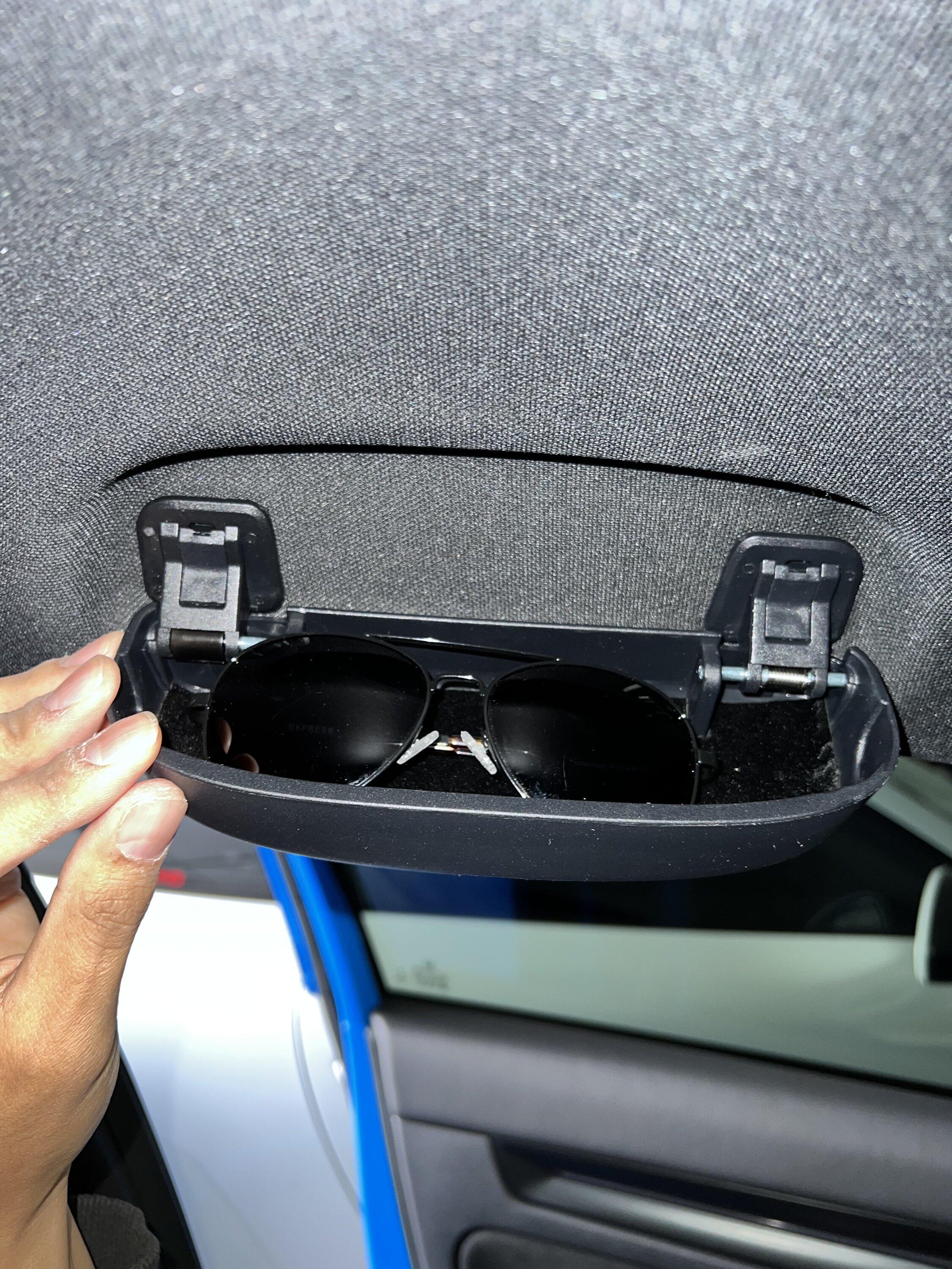 11th Gen Honda Civic Sunglass holder! Why doesn’t the R have it… BAD4CCA3-615E-4282-BC04-2DA764296D7E