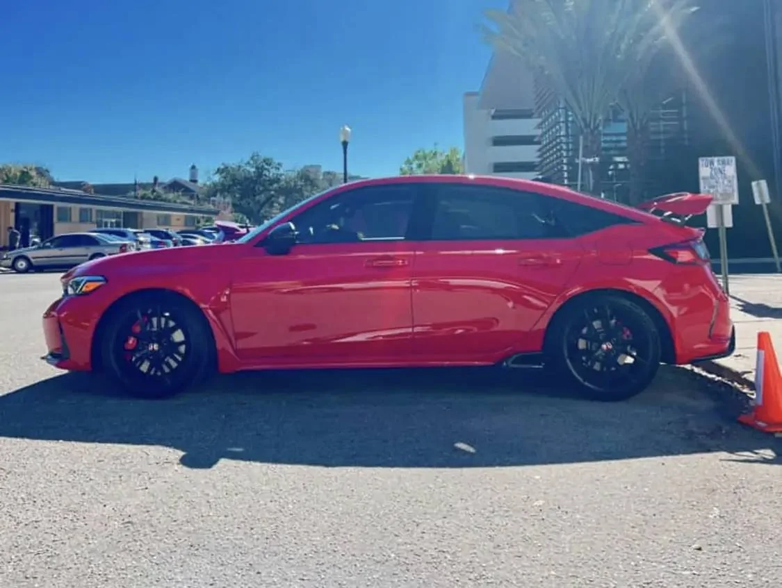 11th Gen Honda Civic Photos: Paint matched wing on FL5 C5461C10-8B74-46AF-A6AF-F772E65F08F7
