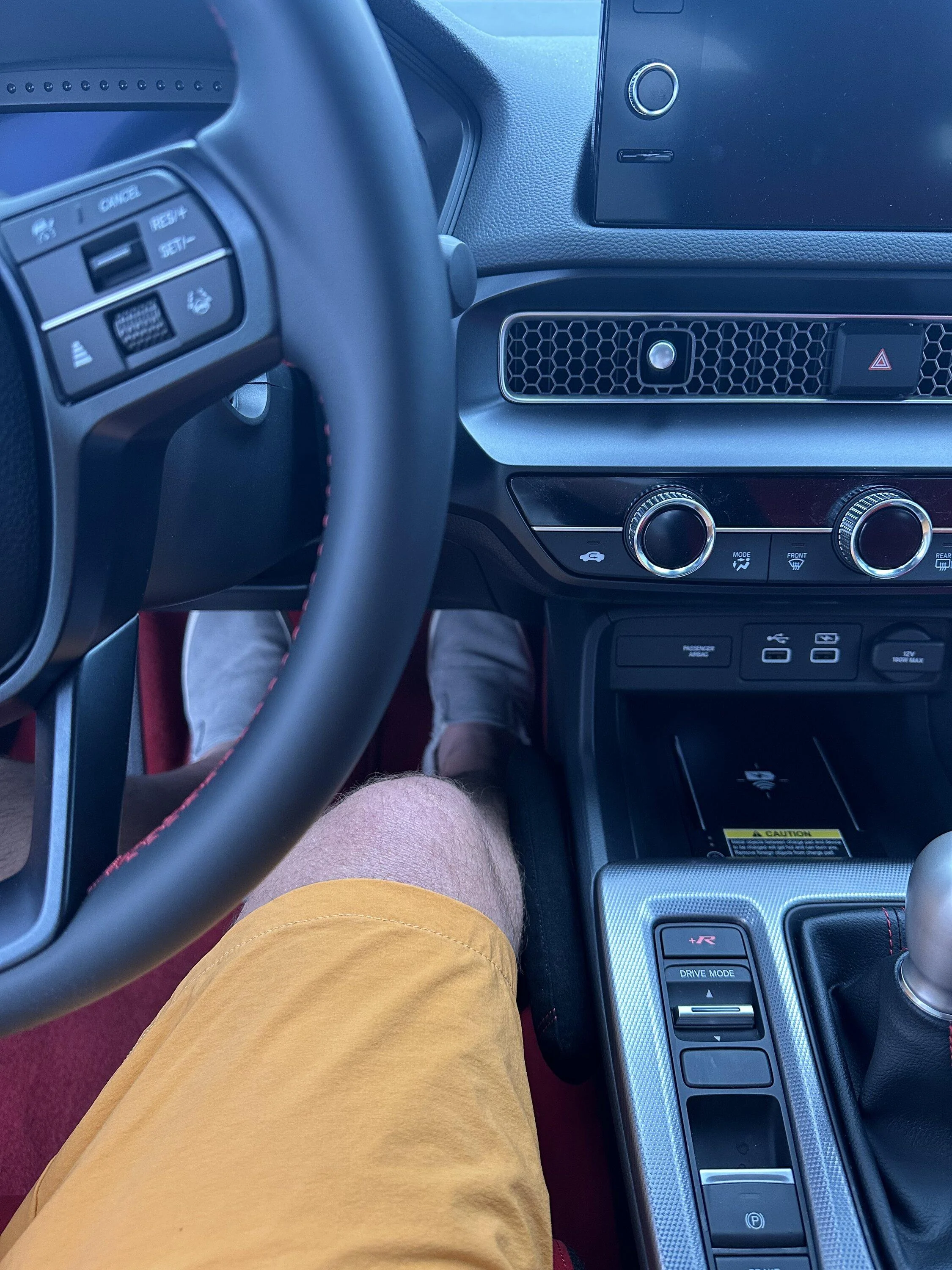 11th Gen Honda Civic Found the perfect knee pad C5C73CFE-8A65-4DB2-B1A9-3AAEB764B987