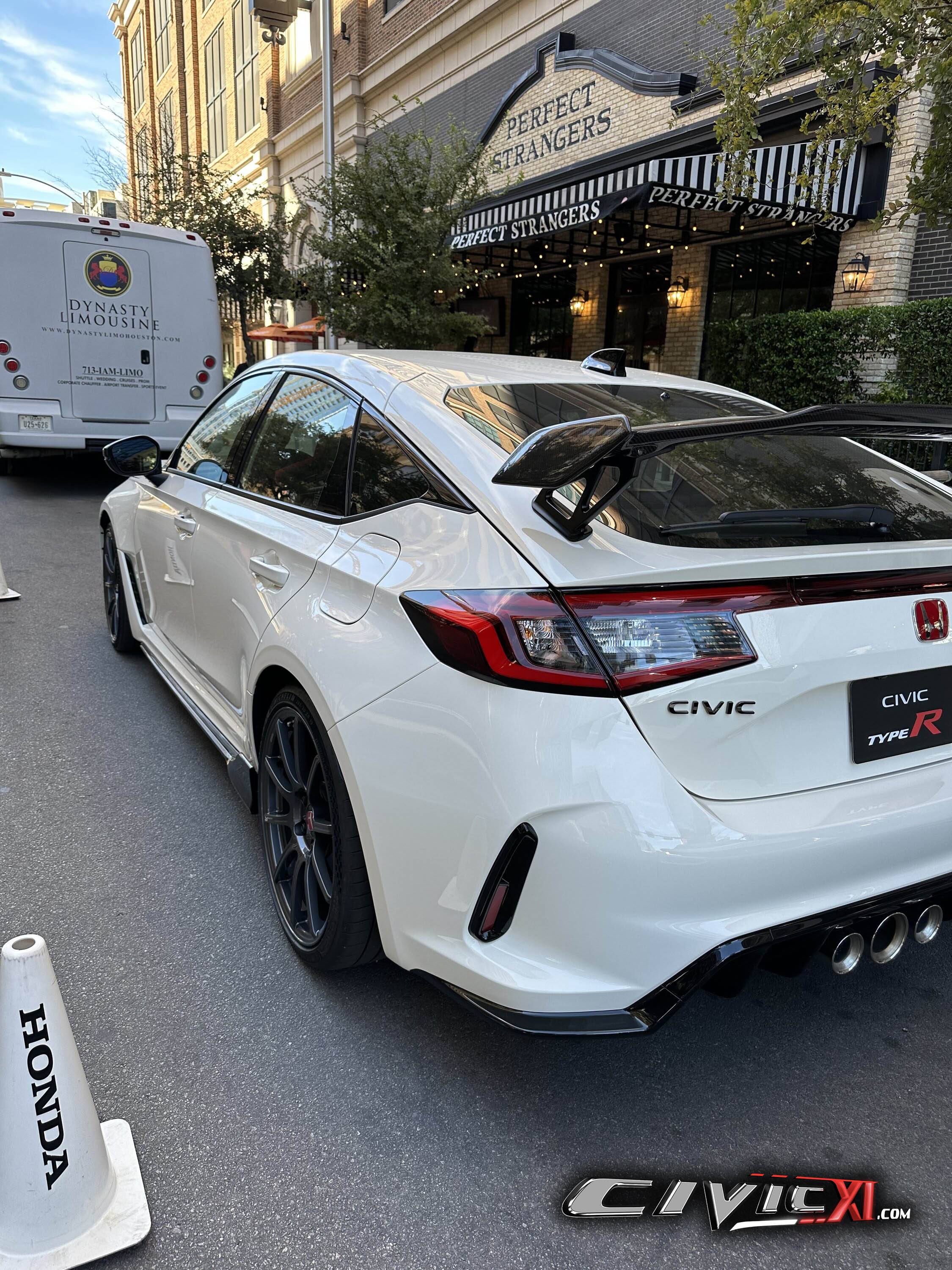 11th Gen Honda Civic Took photos of FL5 Type R media car vs my FK8 (UPDATE: interior pics) Civic Type R FL5 vs FK8 3