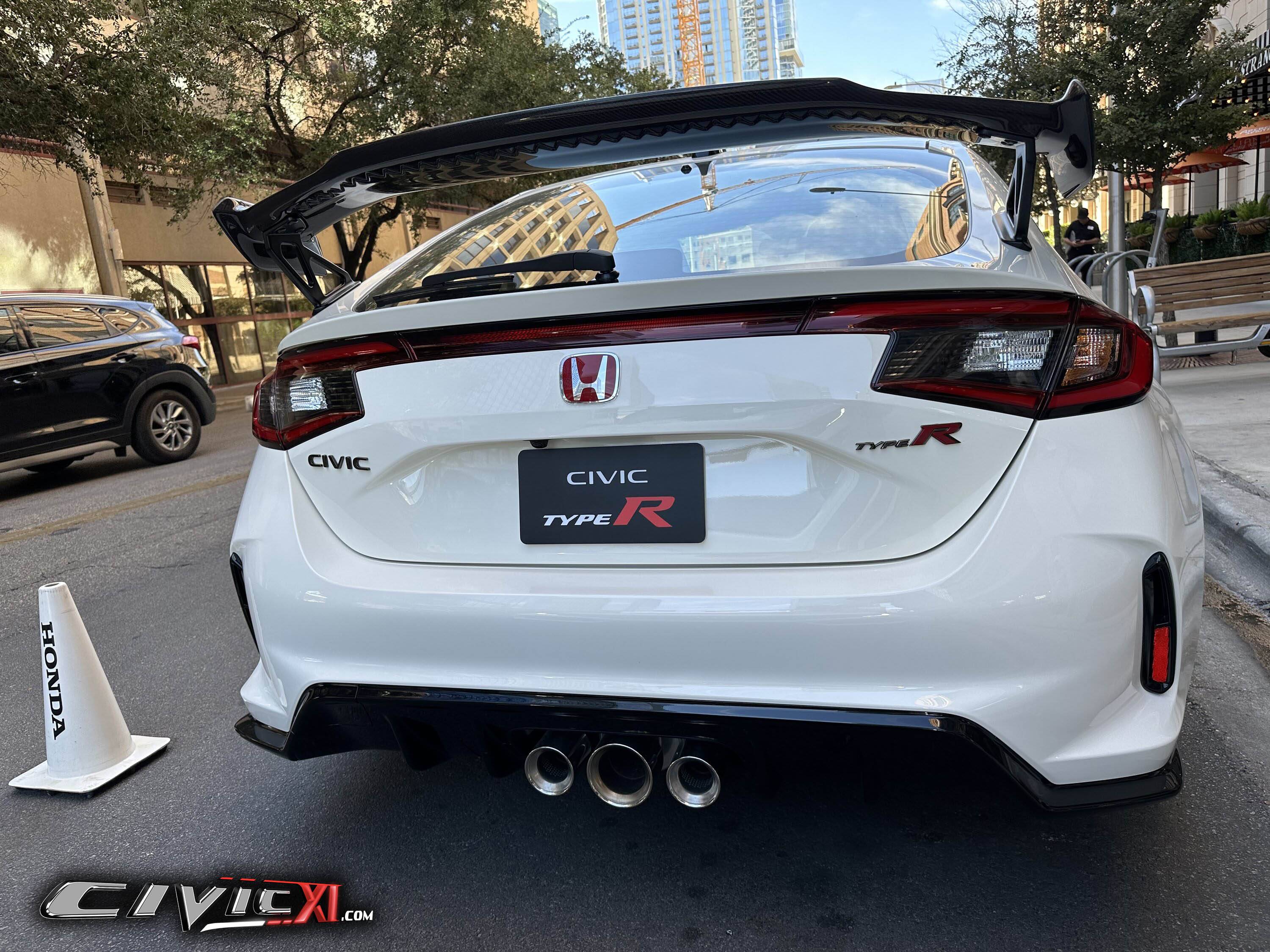 11th Gen Honda Civic Took photos of FL5 Type R media car vs my FK8 (UPDATE: interior pics) Civic Type R FL5 vs FK8 4