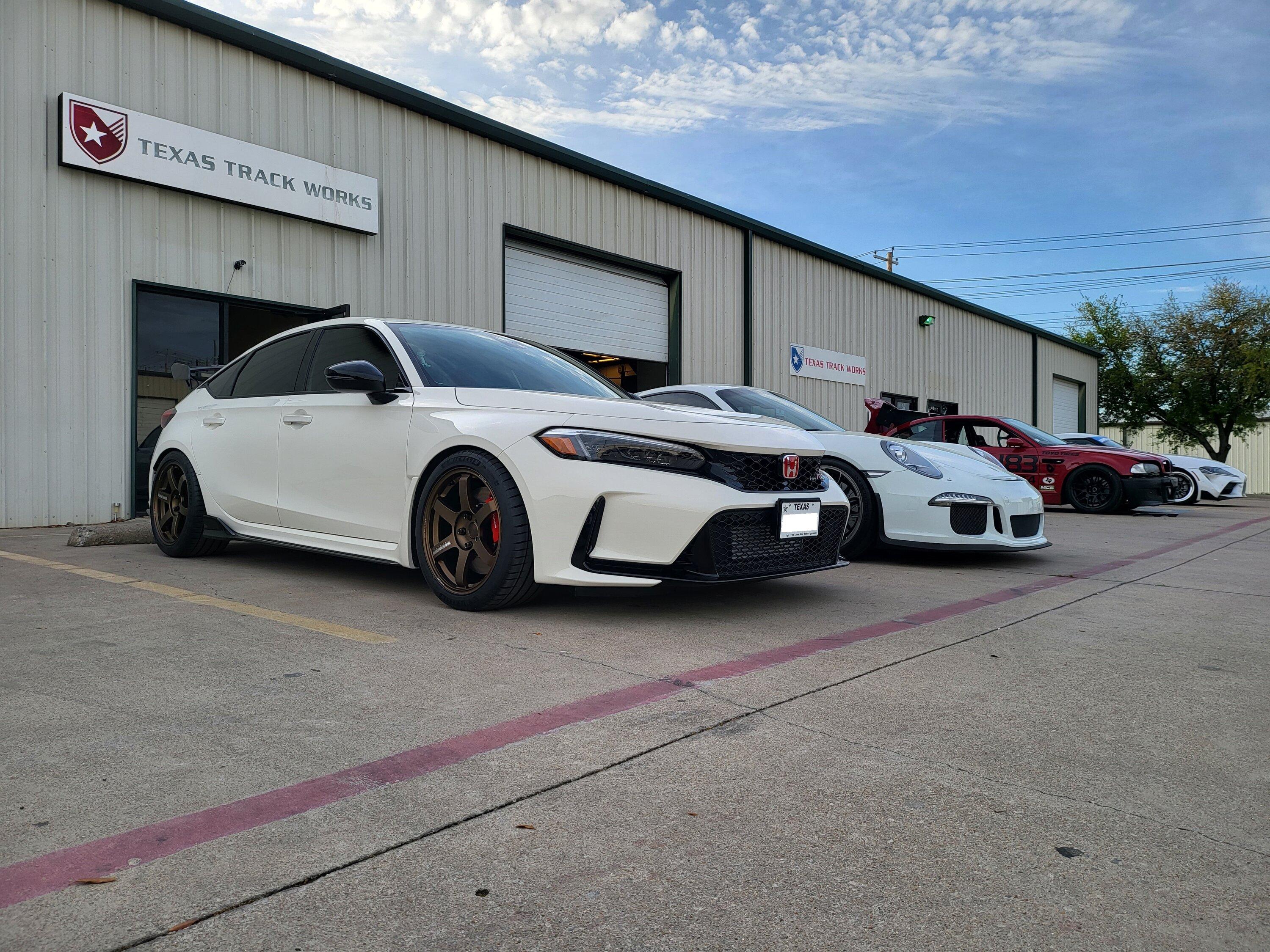 11th Gen Honda Civic Championship White FL5 #943 Build Civic XI (5)-2