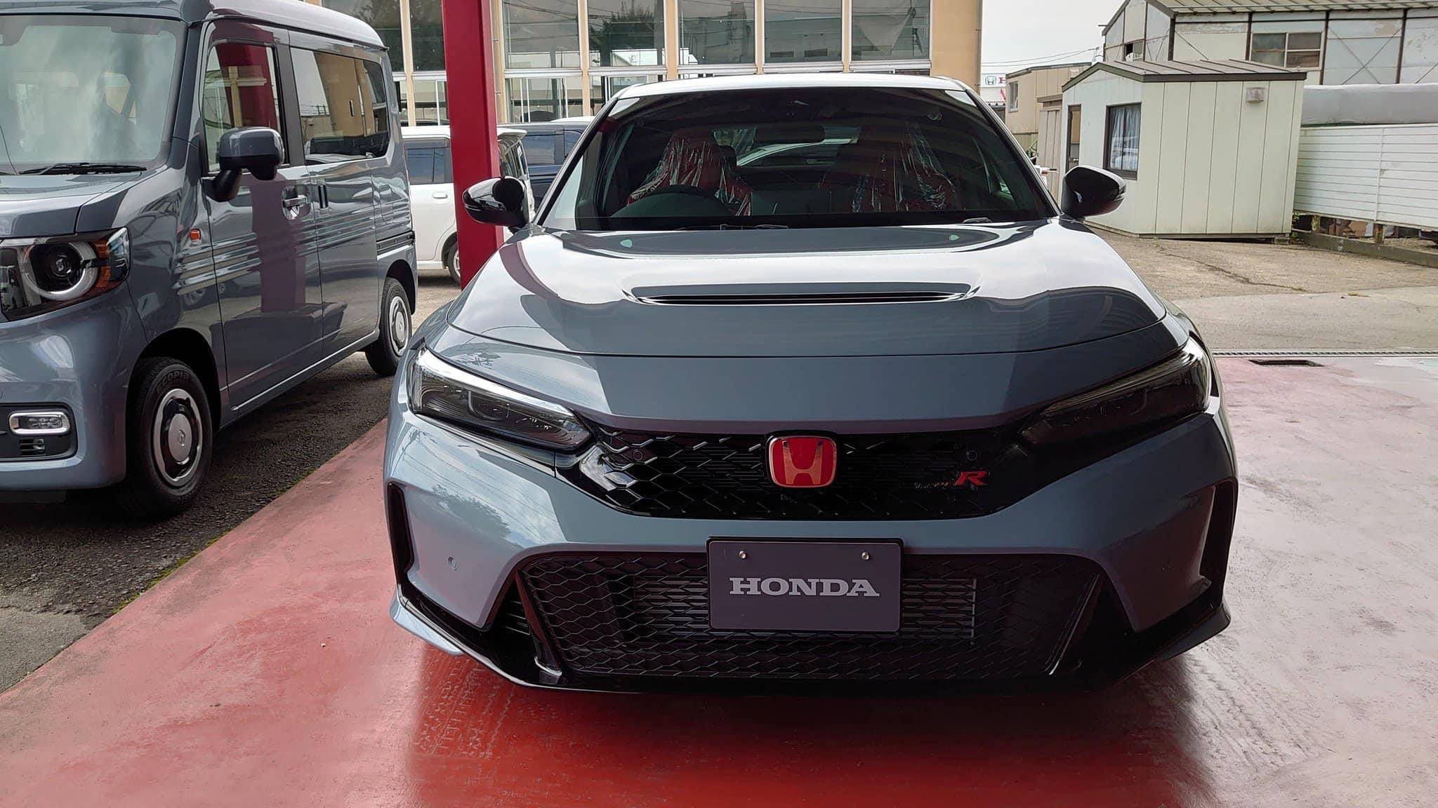 11th Gen Honda Civic RHD FL5 Civic Type R (Sonic Grey) spotted w/ full Modulo parts & OEM Honda Accessories! D7853E7B-9239-4F9D-8D19-9057A2BC6D26