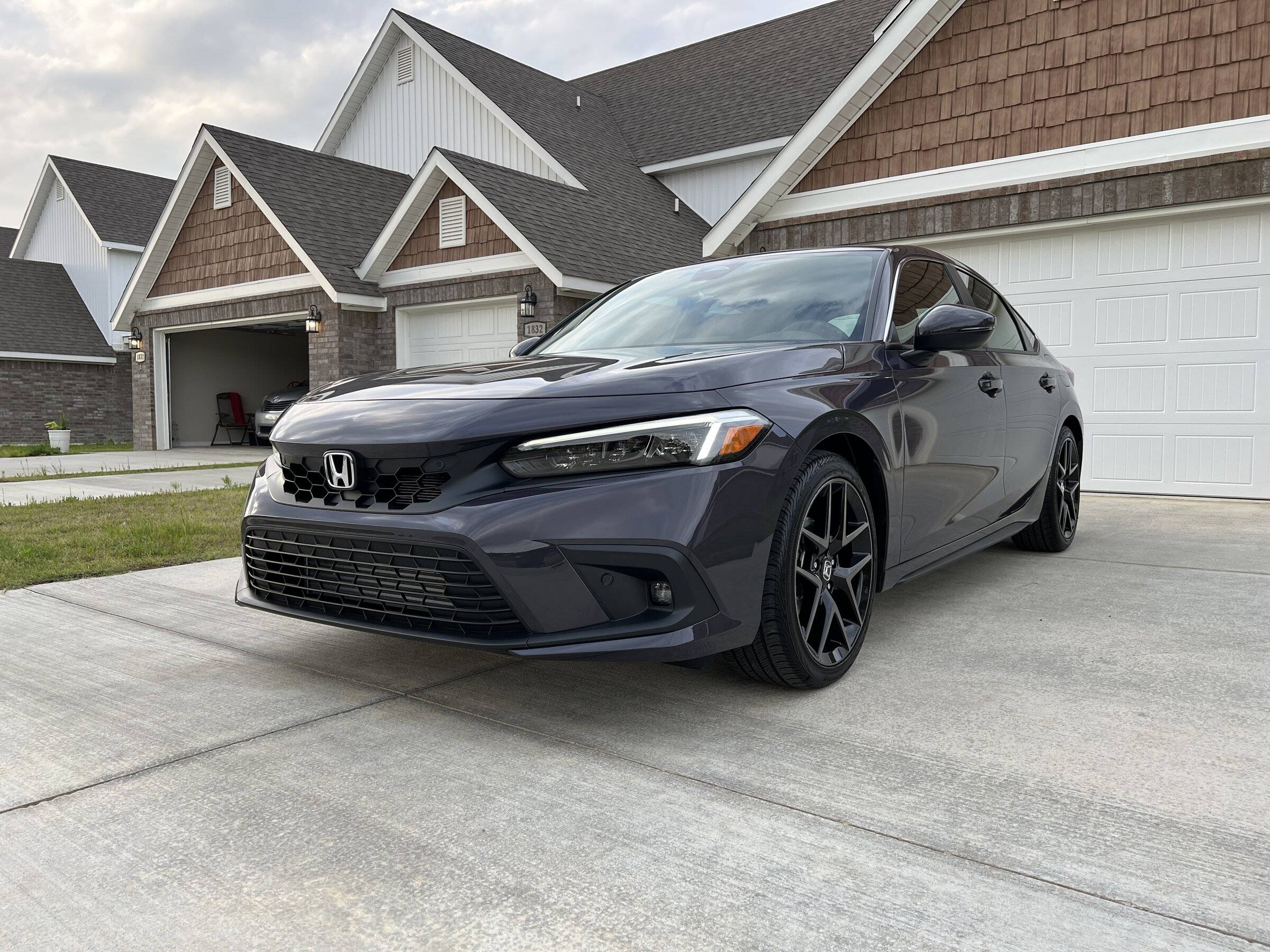 11th Gen Honda Civic Smokey Mauve Pearl pics? D8521400-E89E-47A4-BB63-4326CFED115E