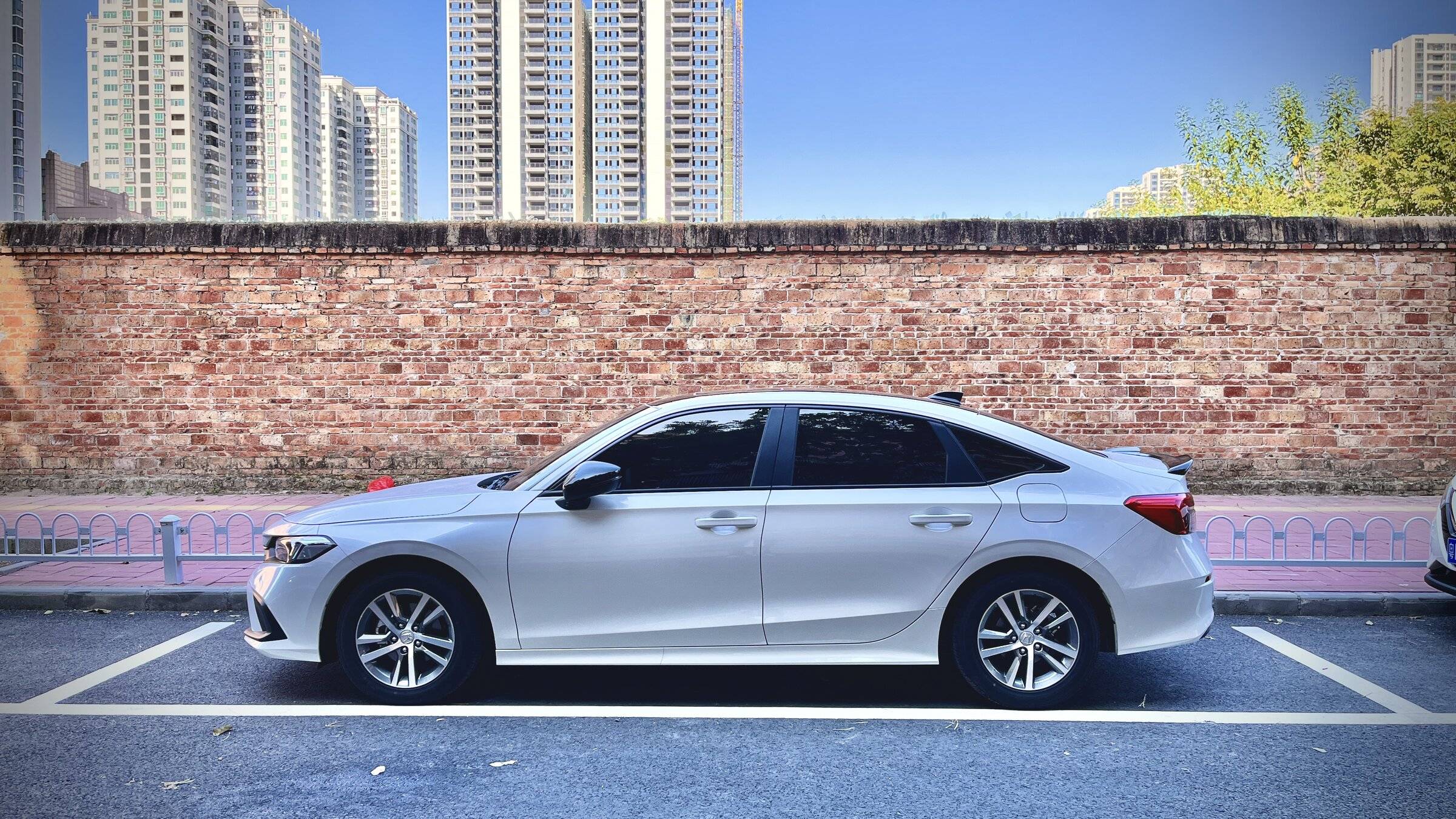 11th Gen Honda Civic Hi everyone, I'm from China and I want to share my Civic da26f8304025fc35195e1daa56612ca