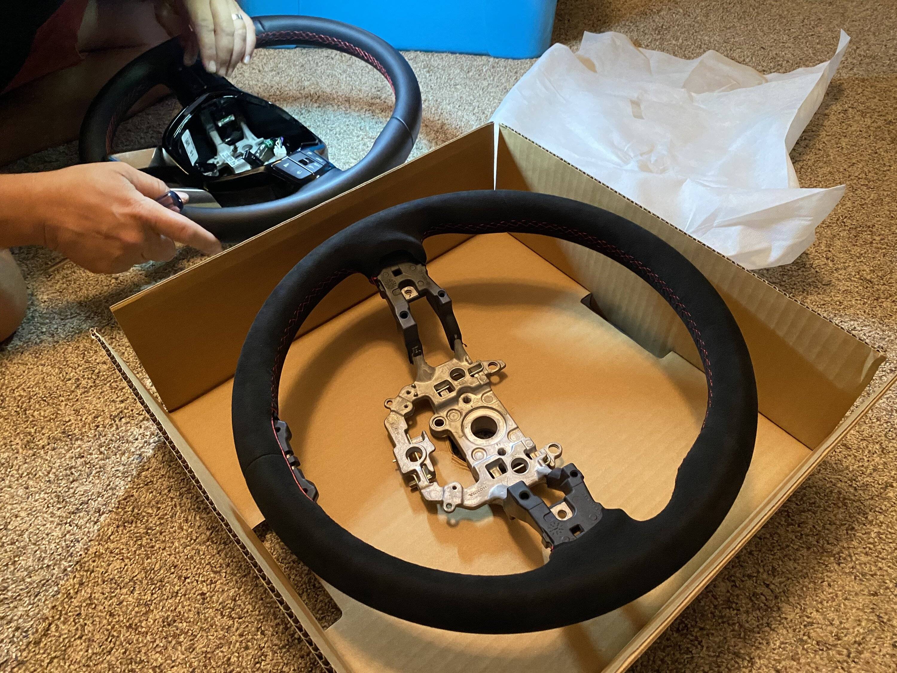 11th Gen Honda Civic First Si with OEM optional FL5 Type R steering wheel? DB3C2DB9-1C2A-42A3-95BC-20594A76F607