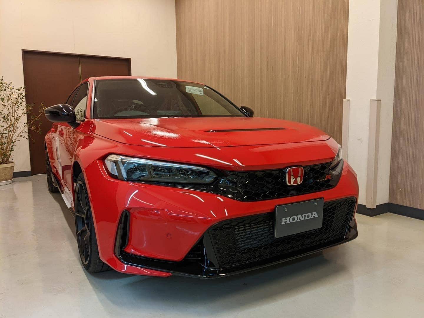 11th Gen Honda Civic Official RALLYE RED FL5 Type R Photos Thread DCE8D89F-36FC-402C-A9CA-B84DD32E241A