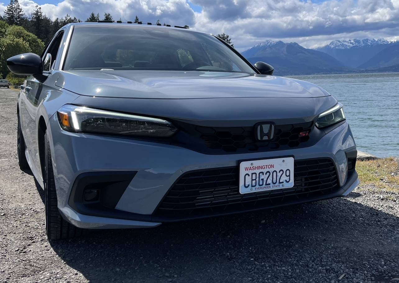 11th Gen Honda Civic Custom SGP/Blk Honda Front Emblem DE8412D7-D807-49F7-99C0-B9DFEF38E37D