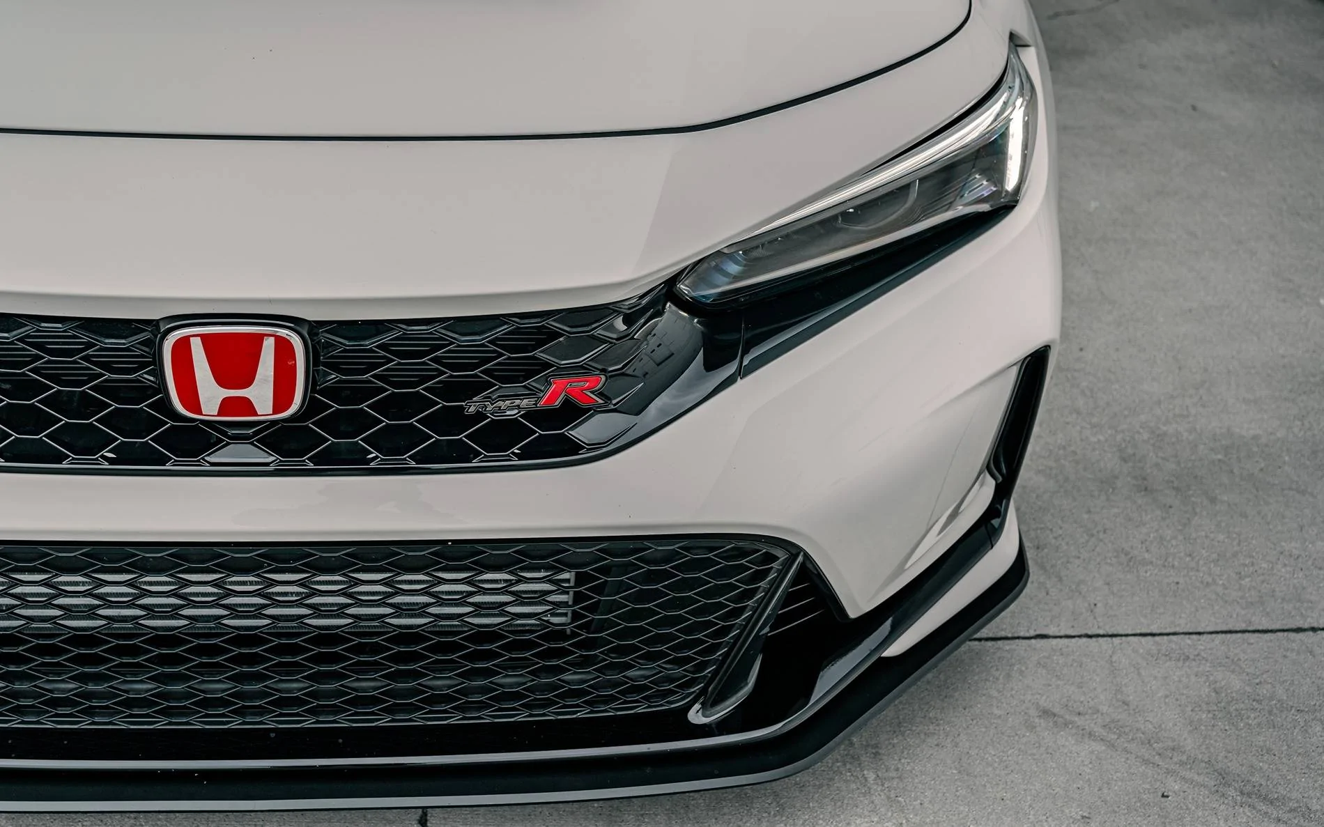 11th Gen Honda Civic Official CHAMPIONSHIP WHITE FL5 Type R Photos Thread DSC07472-16