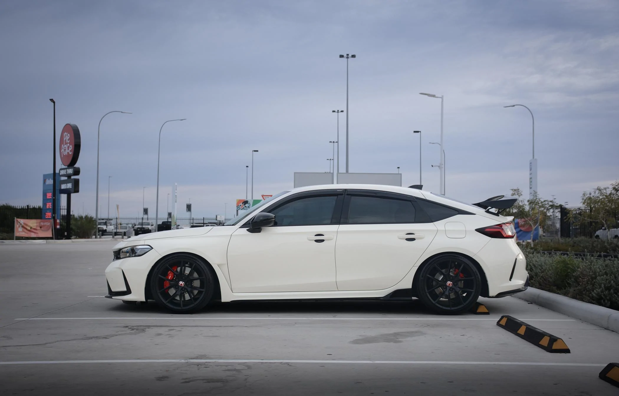 11th Gen Honda Civic The FL5 Civic Type R Wheel Spacer Reference Thread DSC_4184