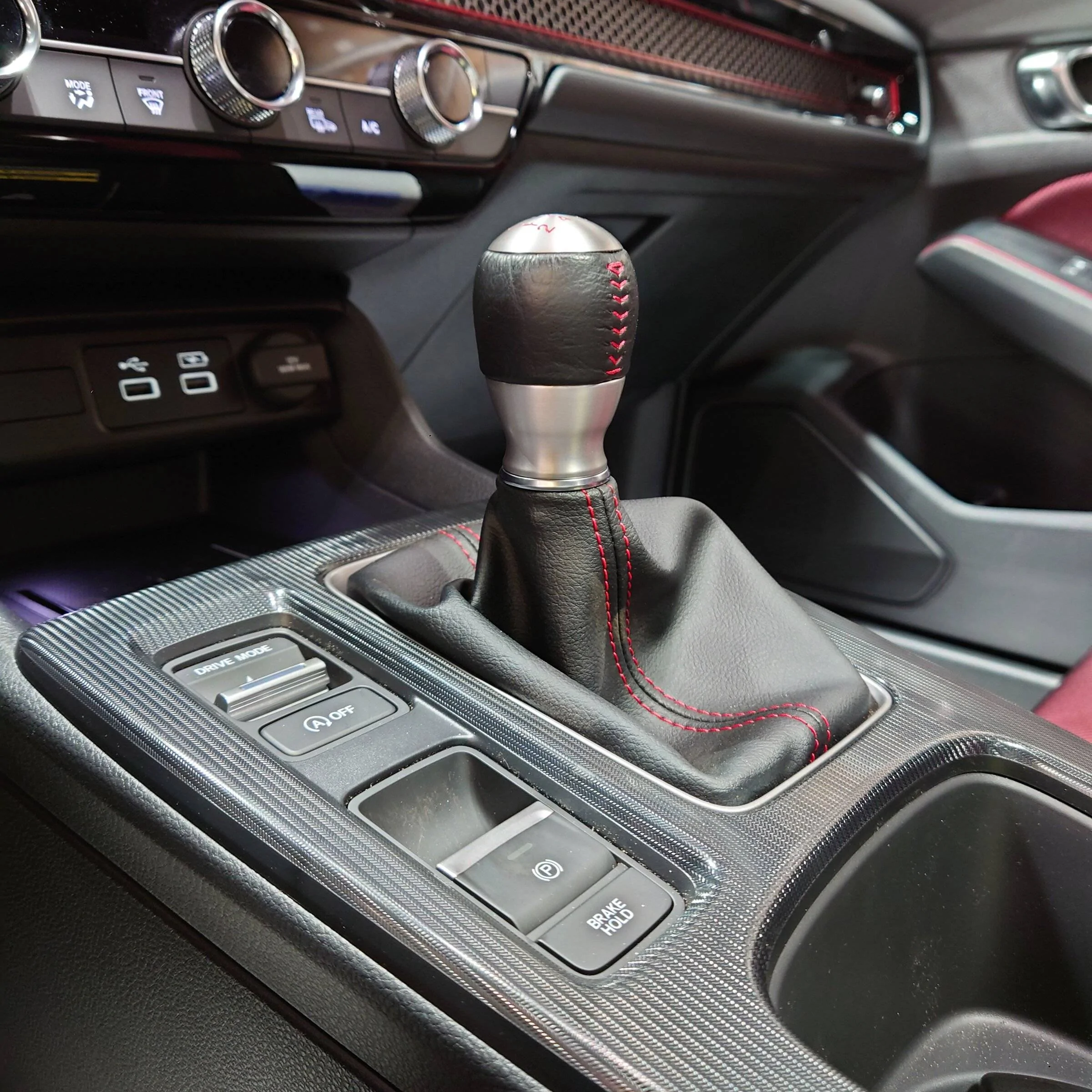 11th Gen Honda Civic Show me your aftermarket shift knob DSC_4252