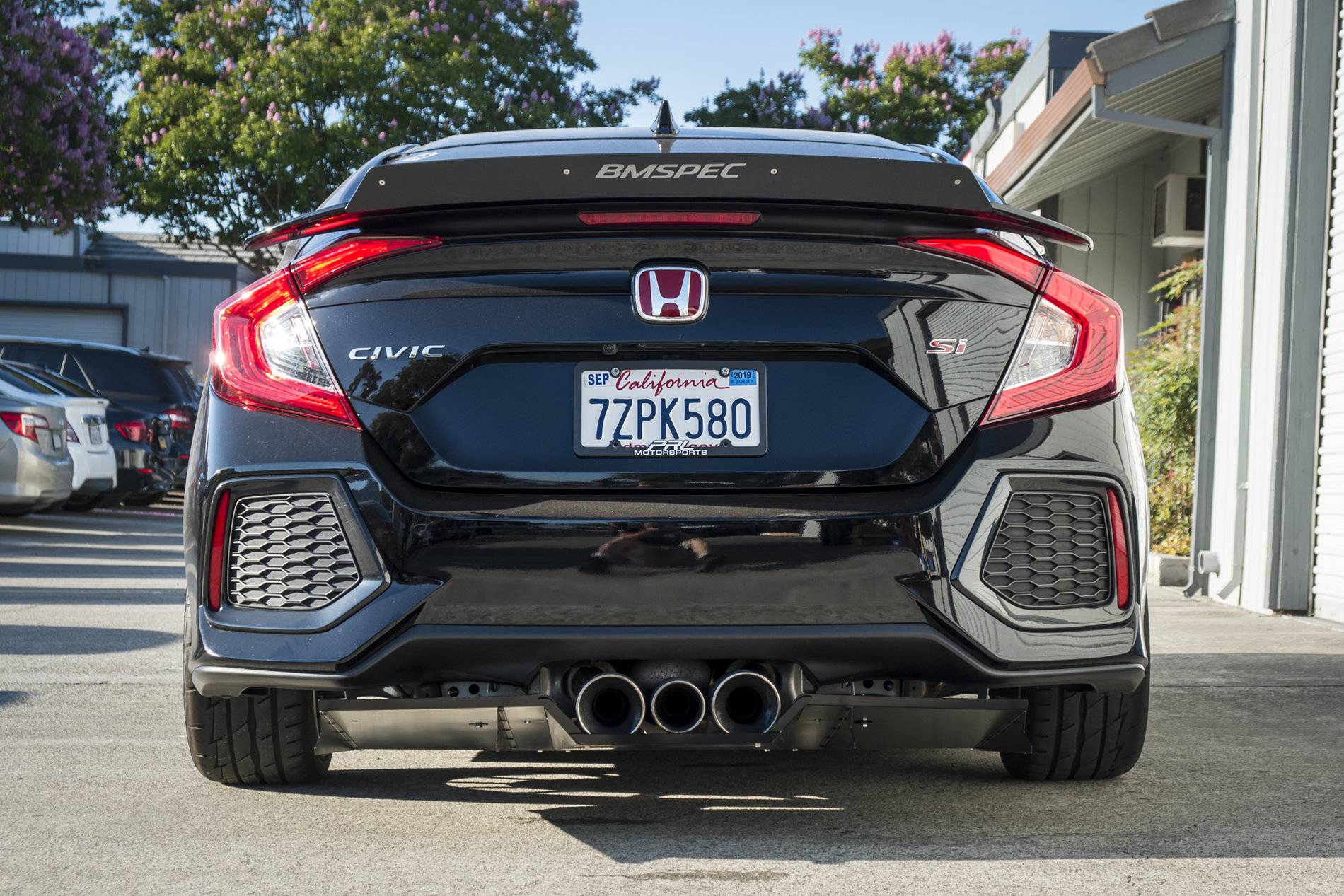 11th Gen Honda Civic Racing Design for Everyday Driving DSCF3271