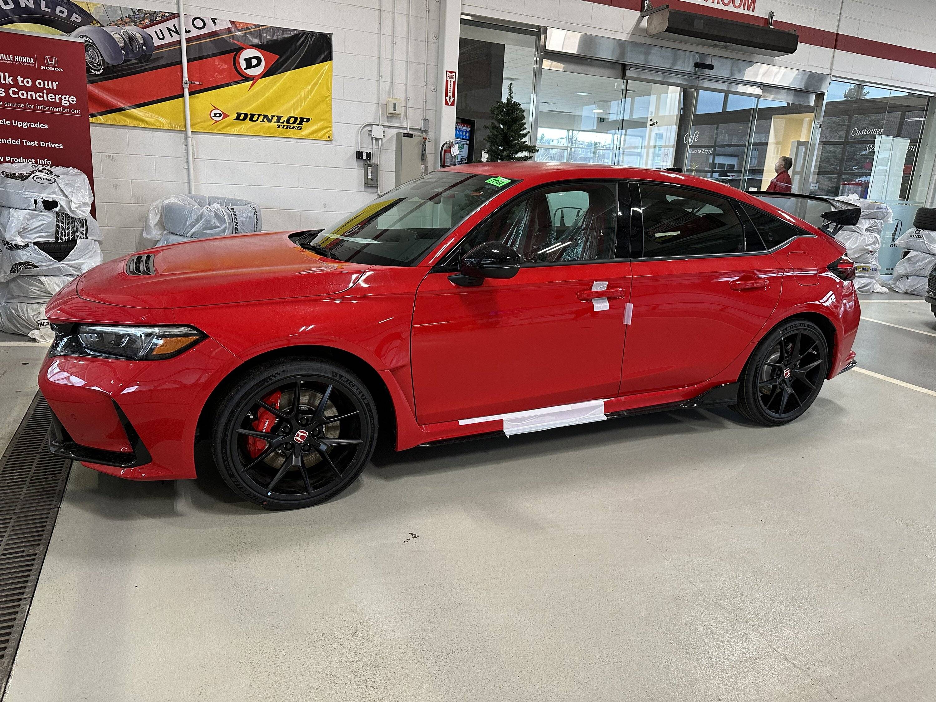 11th Gen Honda Civic Official RALLYE RED FL5 Type R Photos Thread E05B01D3-428D-4C15-9D4E-1D43FB93E173