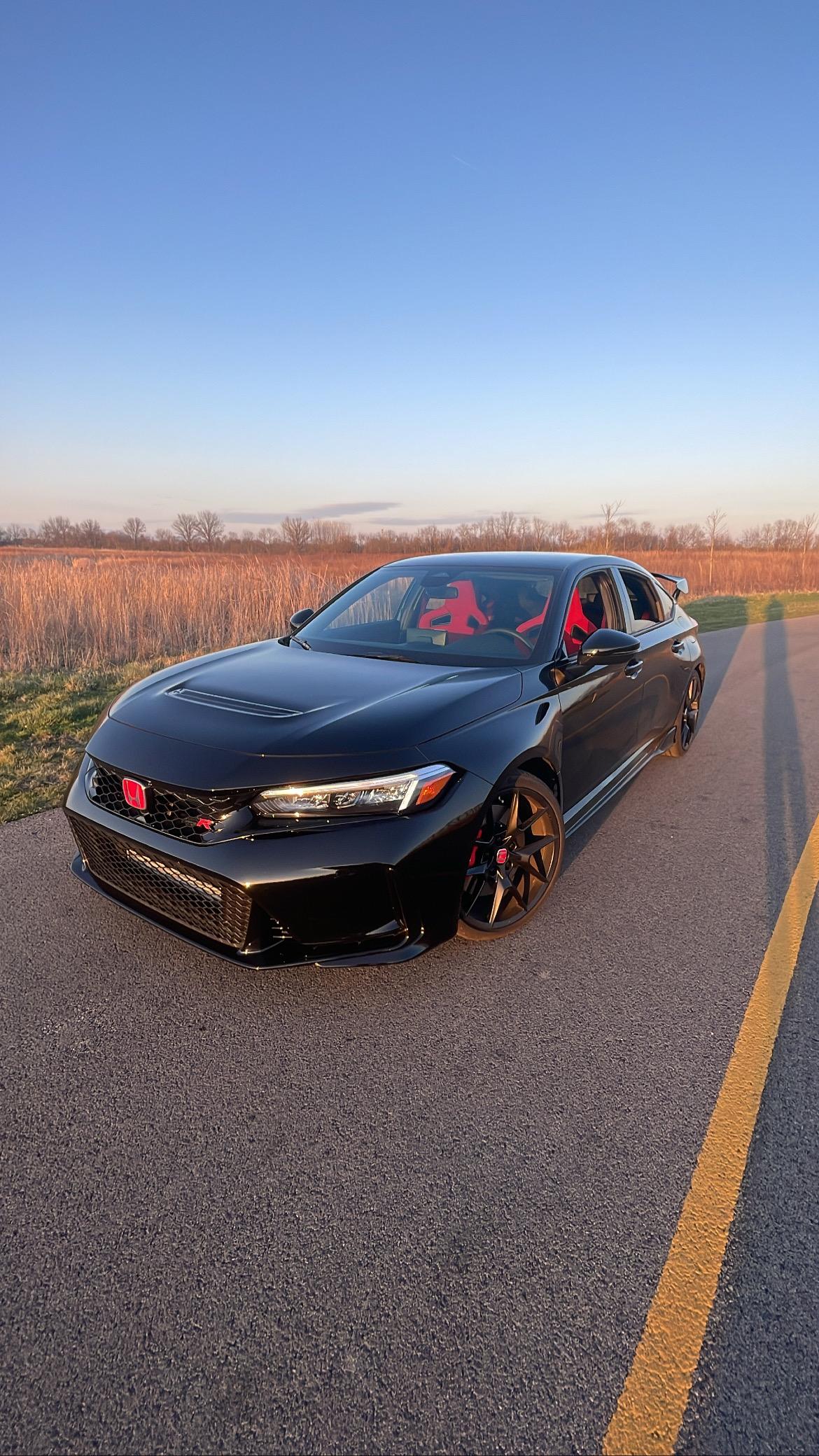 11th Gen Honda Civic Official CRYSTAL BLACK PEARL FL5 Type R Photos Thread F1C19236-AB55-4DE9-8AFF-AFDC75137ECF