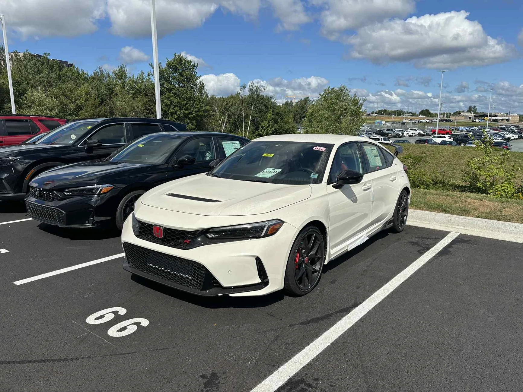 11th Gen Honda Civic Canadian dealer asked what colour Type R I want f46524b4-9fcb-4087-b3f1-4888b8e29337