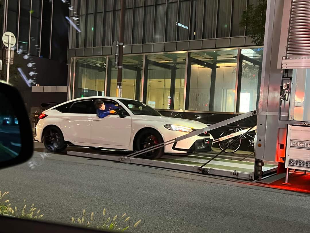11th Gen Honda Civic 2023 Civic Type R Parked up in Championship White (California) FB_IMG_1660518053273