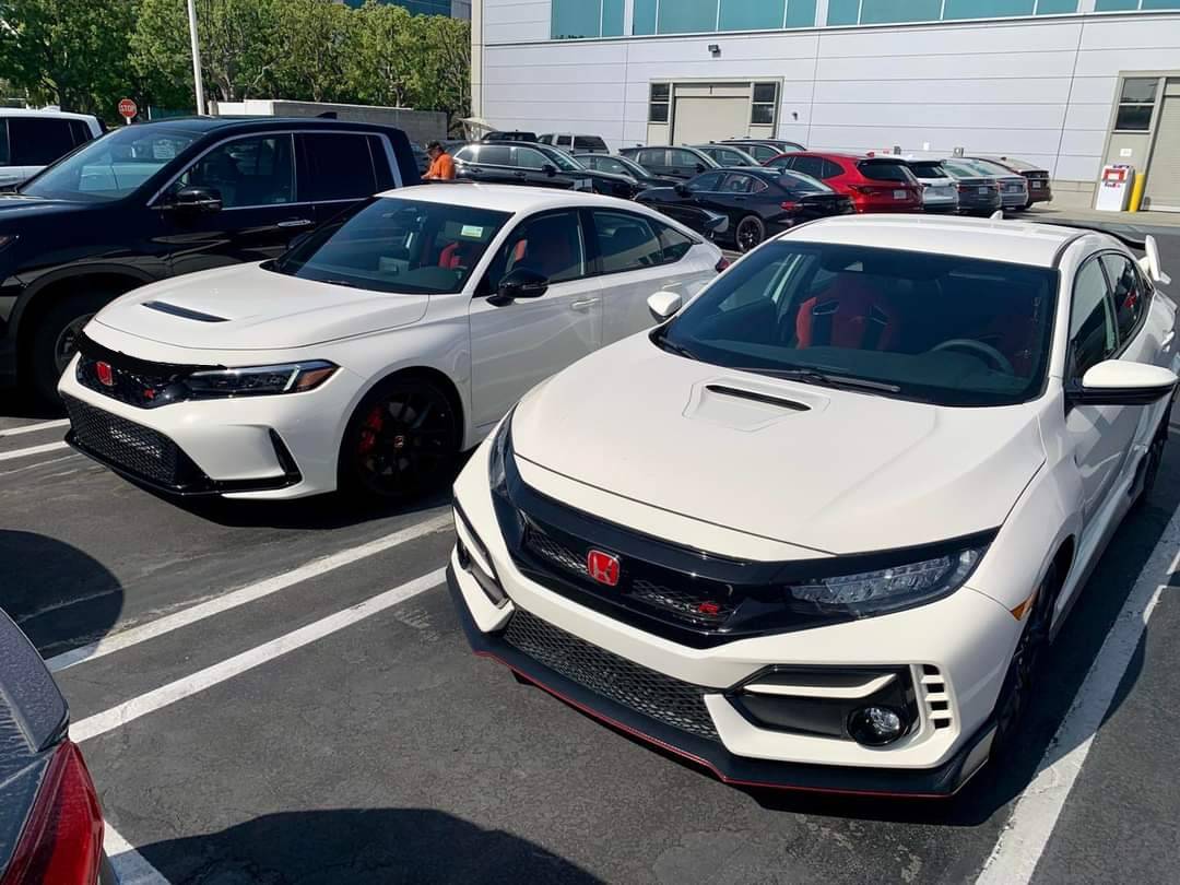 11th Gen Honda Civic FL5 and FK8 Civic Type R Comparison Side-by-Side Look FB_IMG_1660926692235
