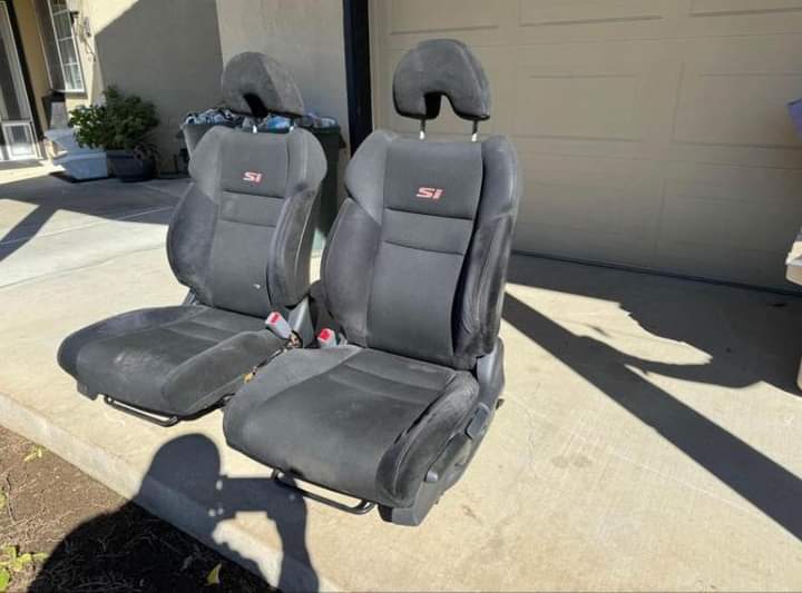 11th Gen Honda Civic FS: Civic si front seats FB_IMG_1710194334905