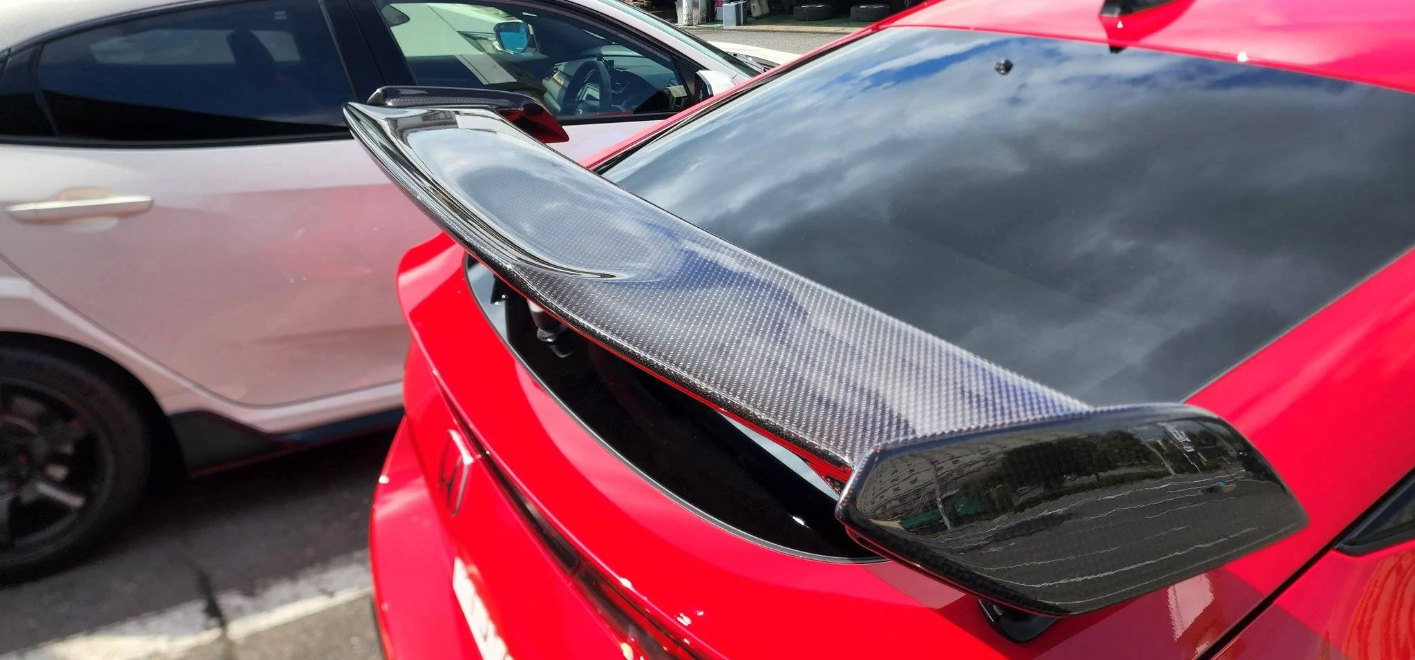 11th Gen Honda Civic Official RALLYE RED FL5 Type R Photos Thread FcGHJbgaQAAq4Nc